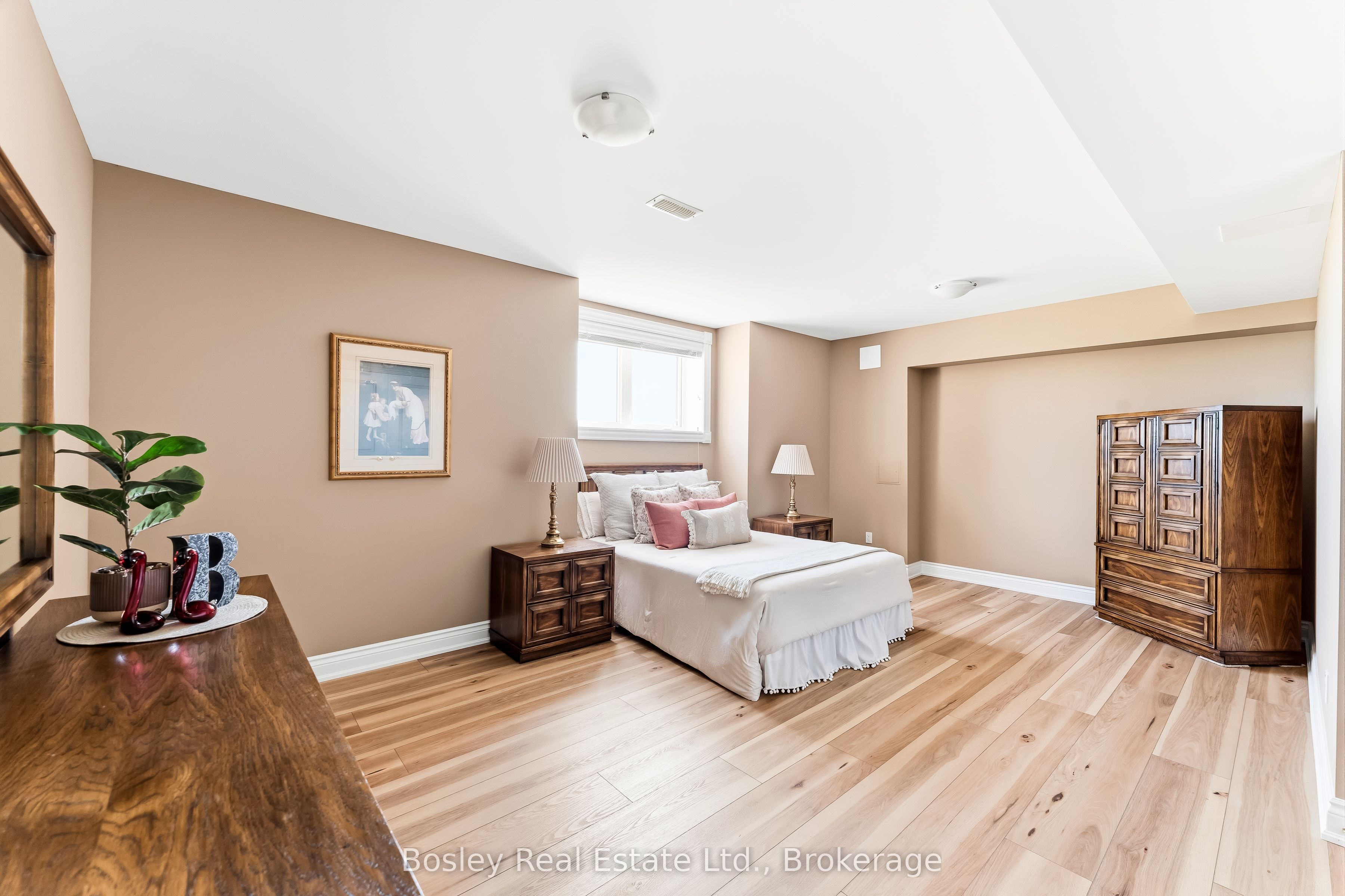 353 Lakeshore Road Property Photo 32