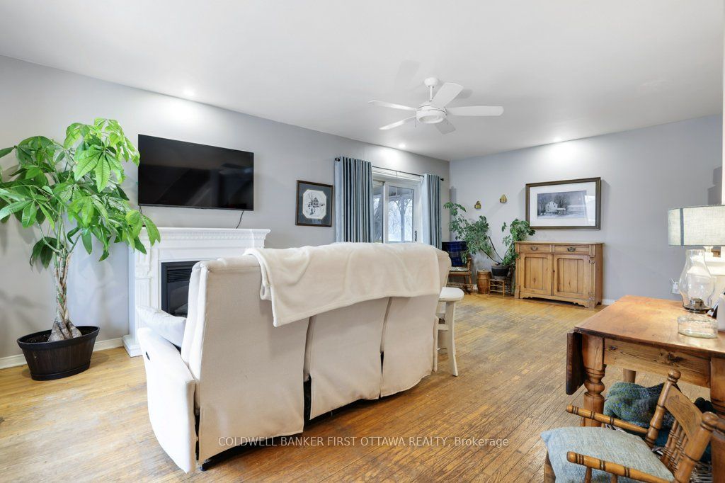 3968 Diamondview Road Property Photo 7