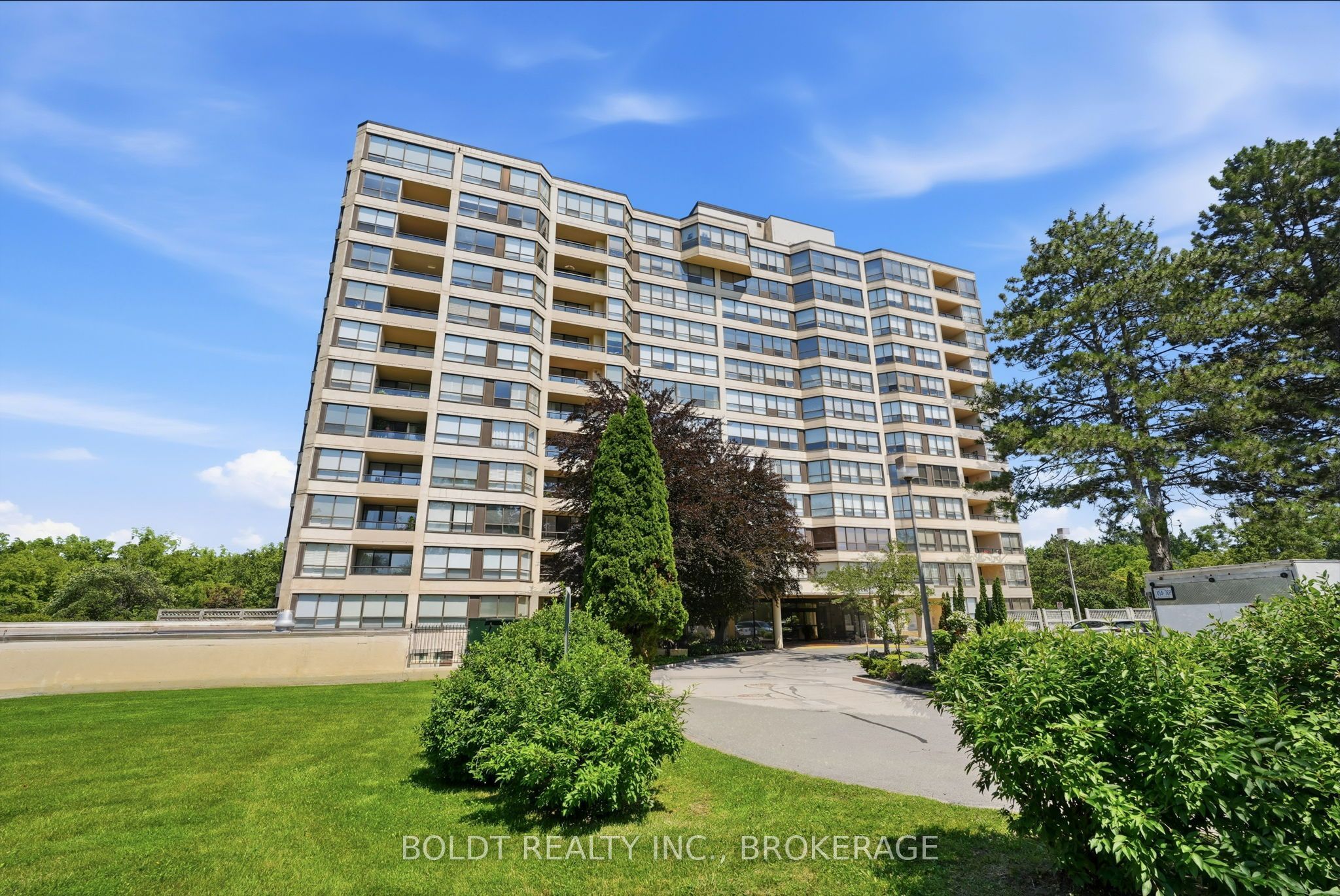 3 Towering Heights Boulevard 702 Property Photo 44