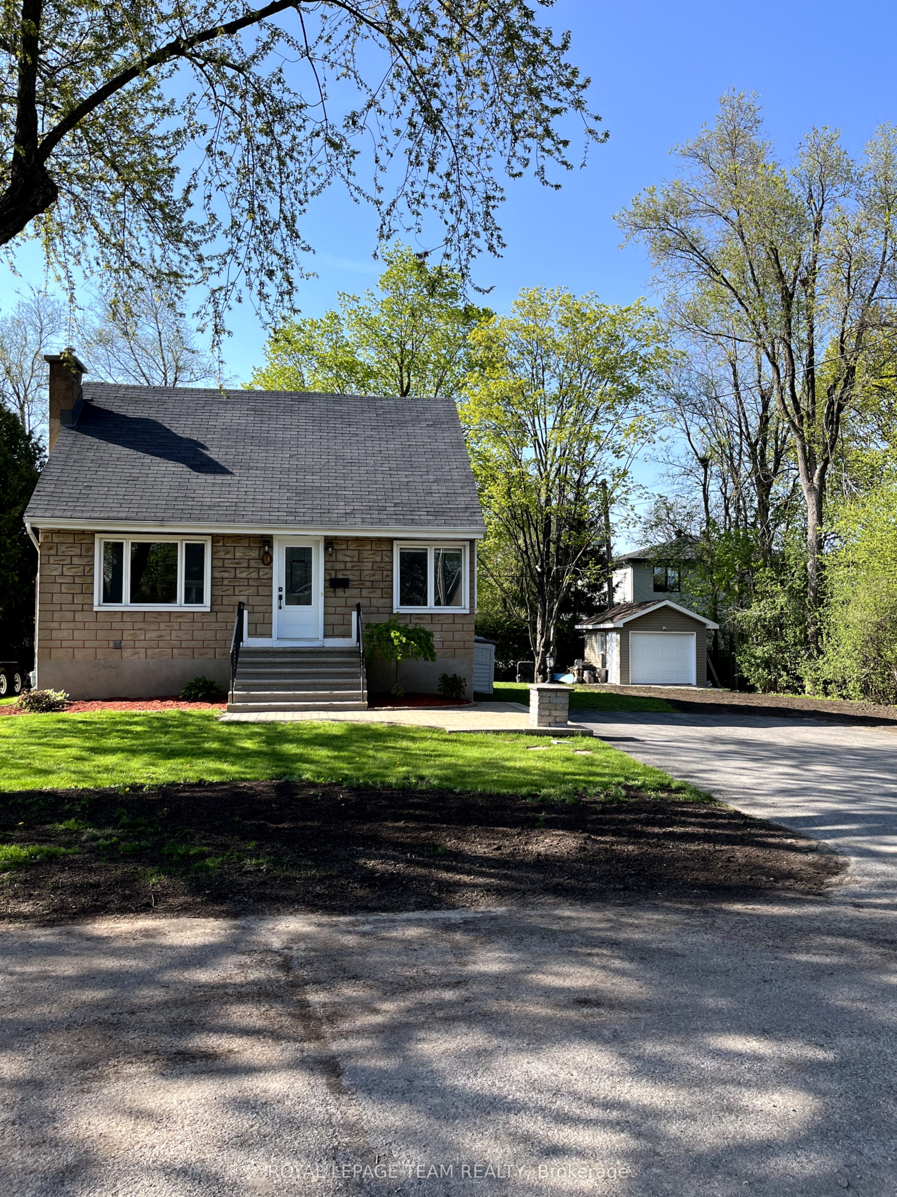 9 Tower Road E Property Photo 1