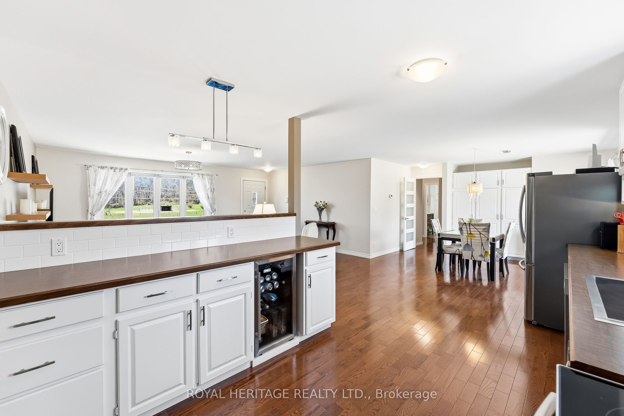2434 Wallbridge Loyalist Road Property Photo 10