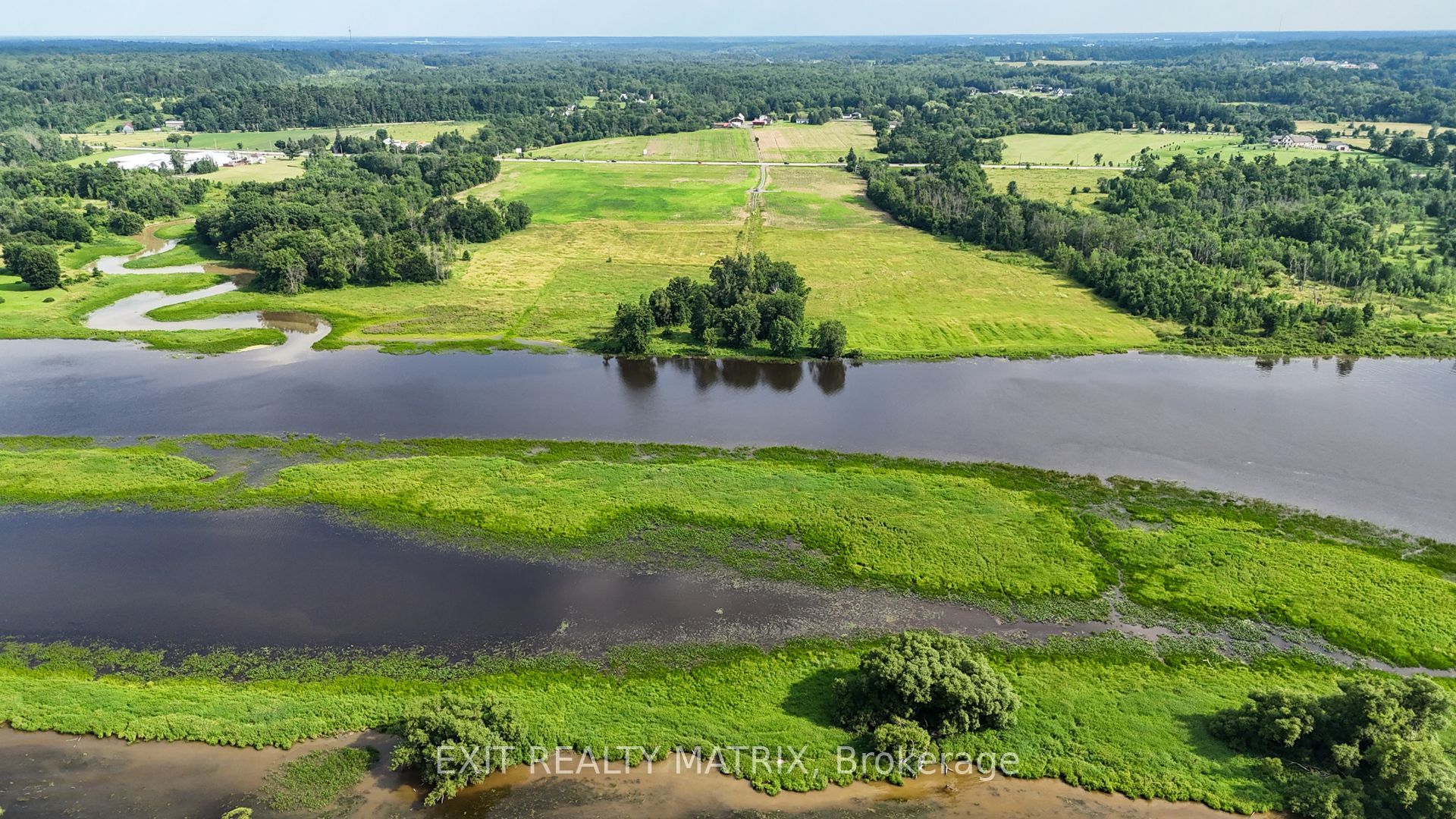 3521 Old Montreal Road Property Photo 1