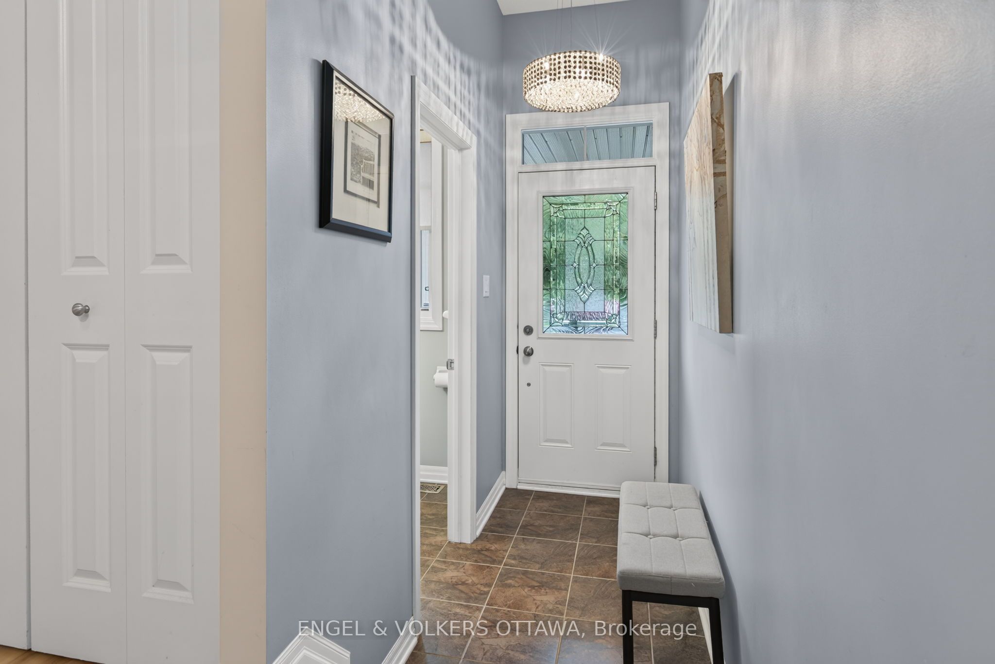 512 Knotridge Street Property Photo 3