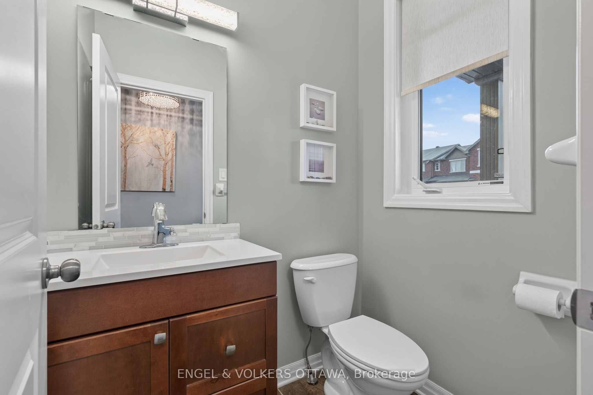 512 Knotridge Street Property Photo 5