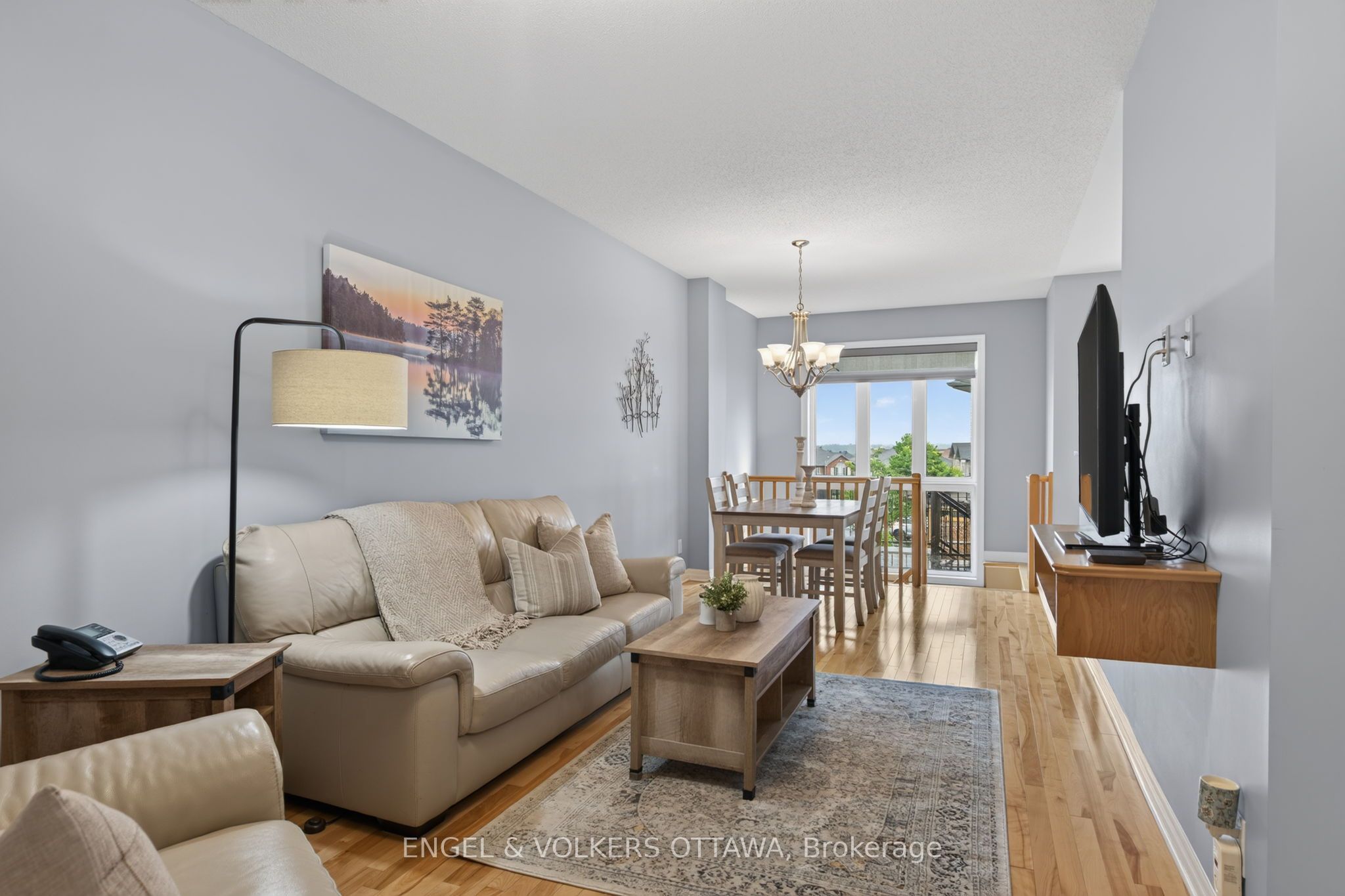512 Knotridge Street Property Photo 7