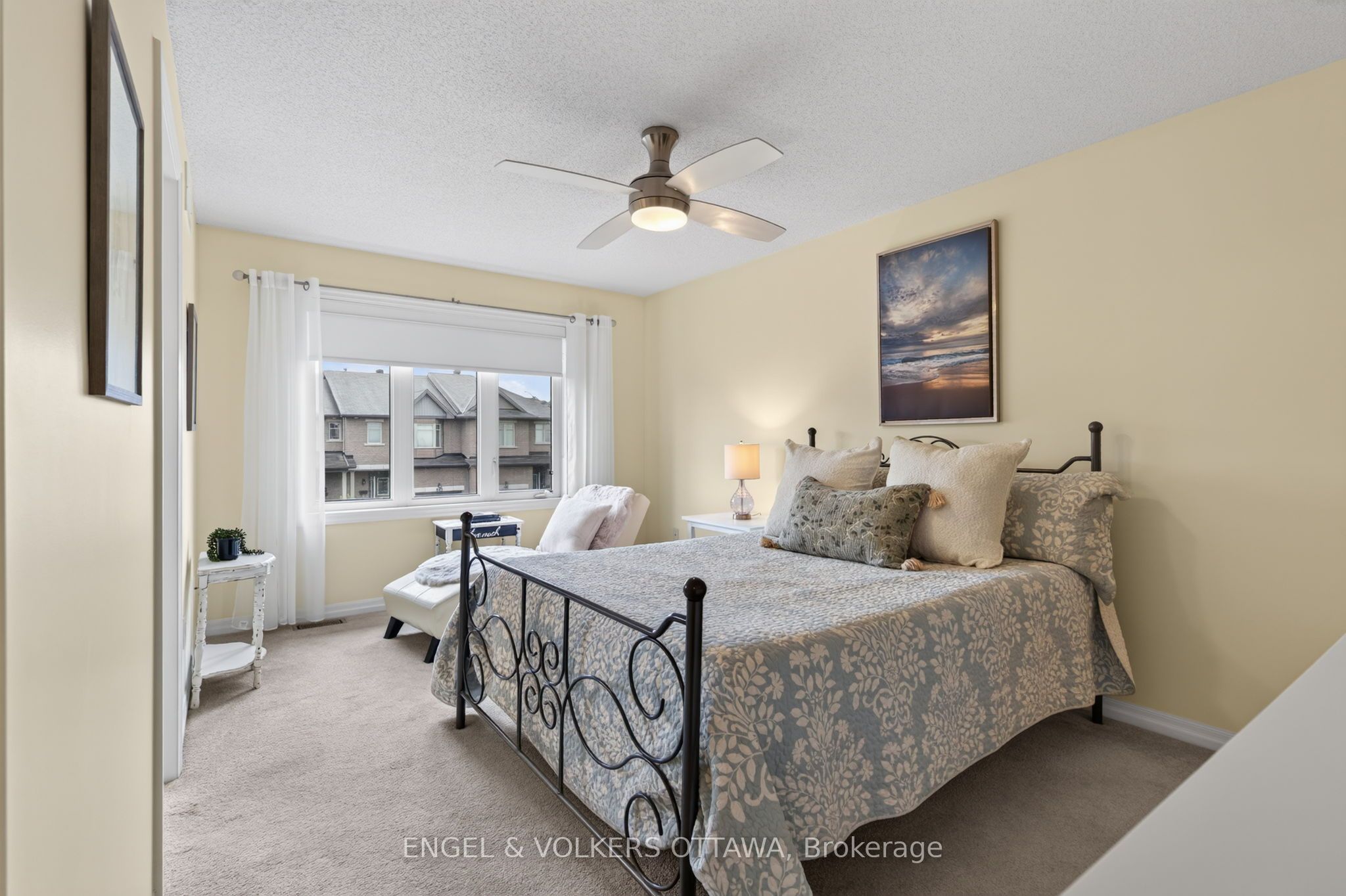 512 Knotridge Street Property Photo 22