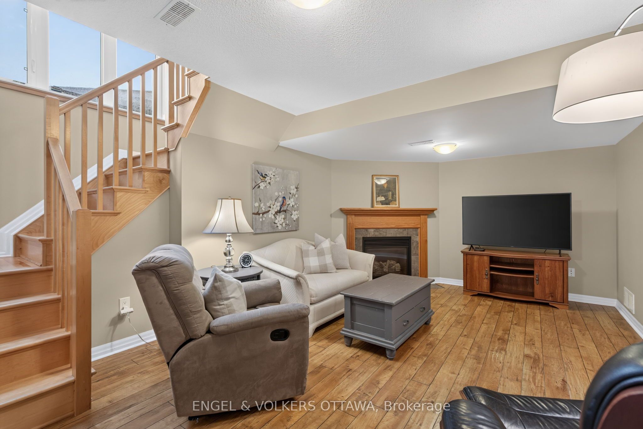 512 Knotridge Street Property Photo 34