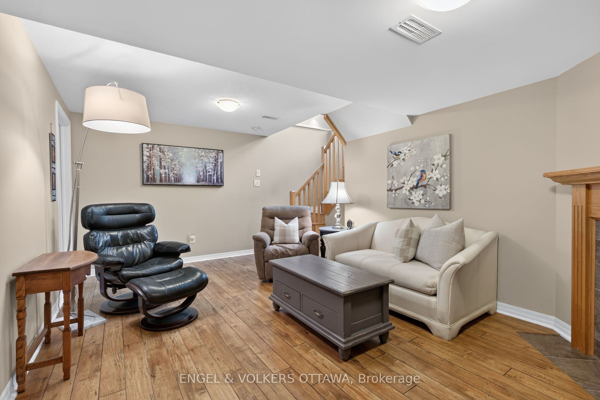 512 Knotridge Street Property Photo 35