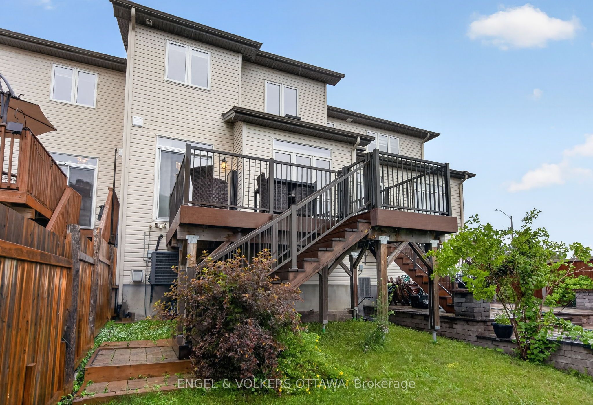 512 Knotridge Street Property Photo 38