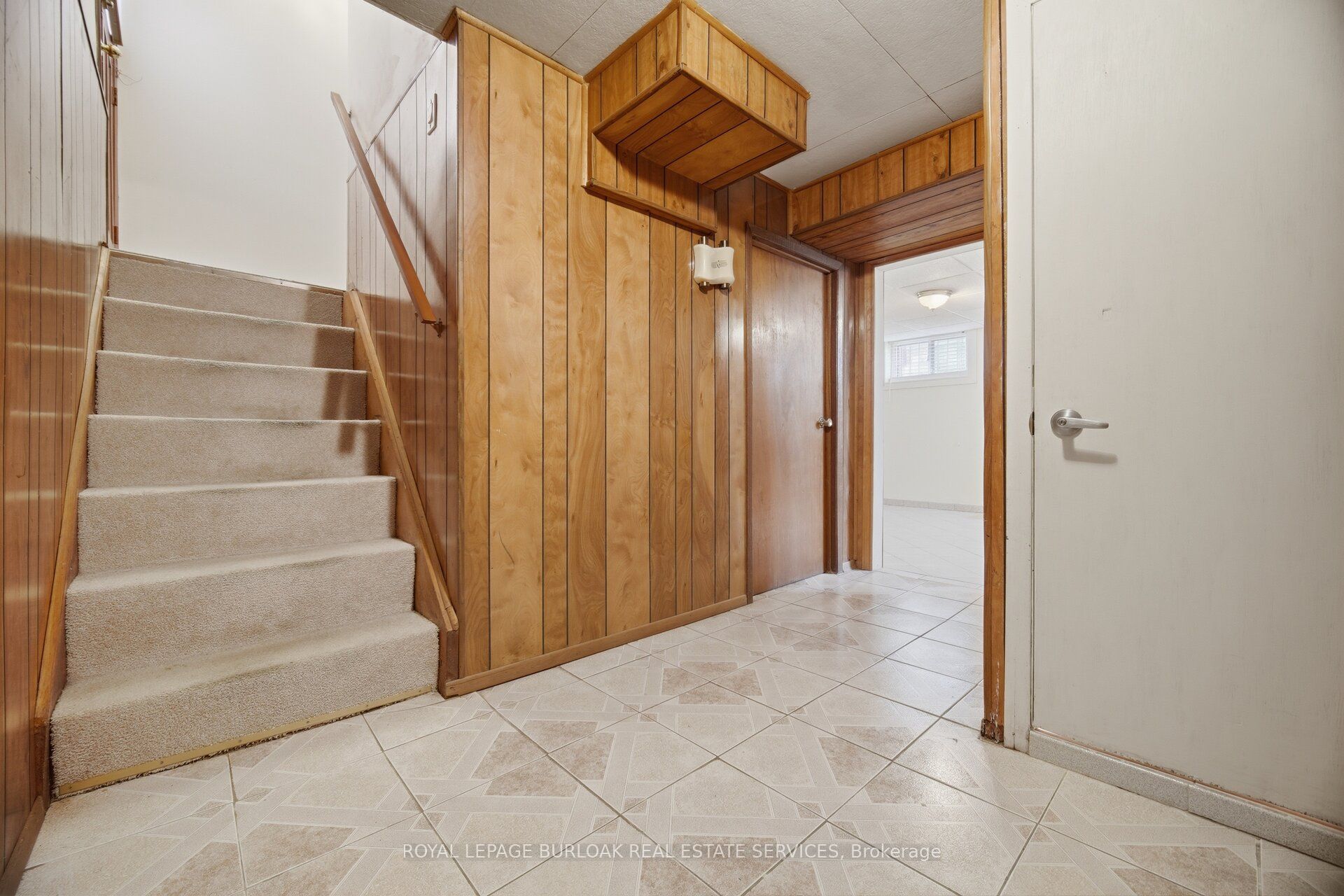 31 Summercrest Drive Property Photo 26
