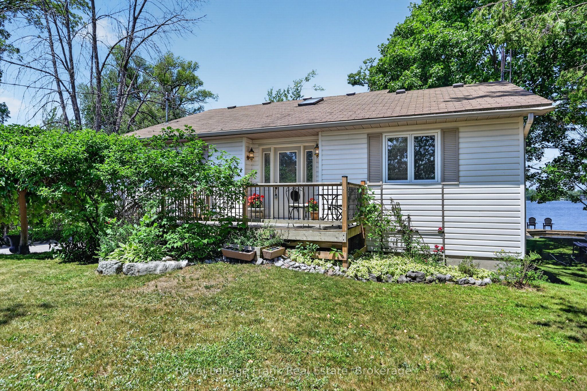 2 Ideal Point Road S Property Photo 7