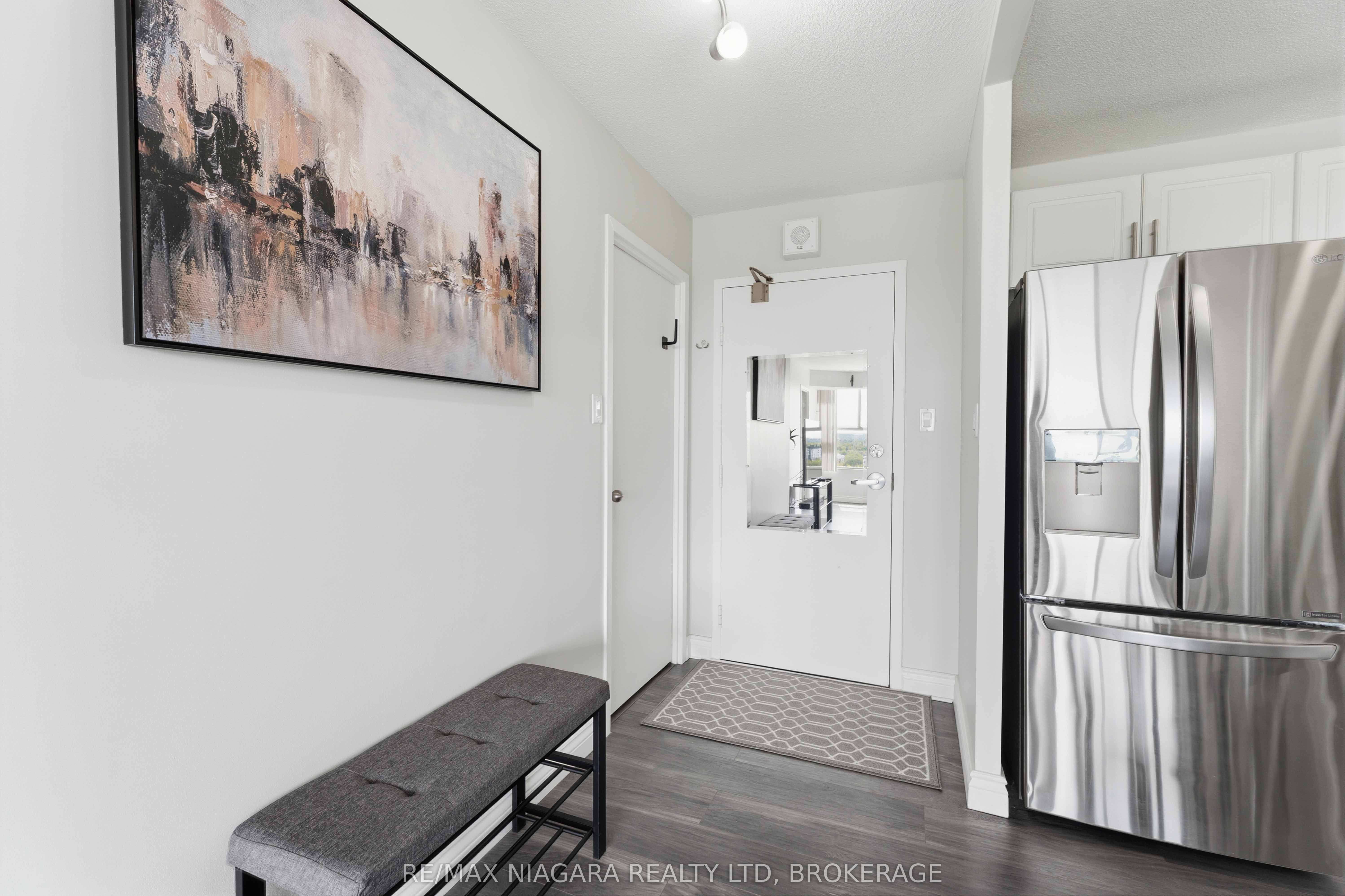 7 Gale Crescent 1207 Property Photo 2