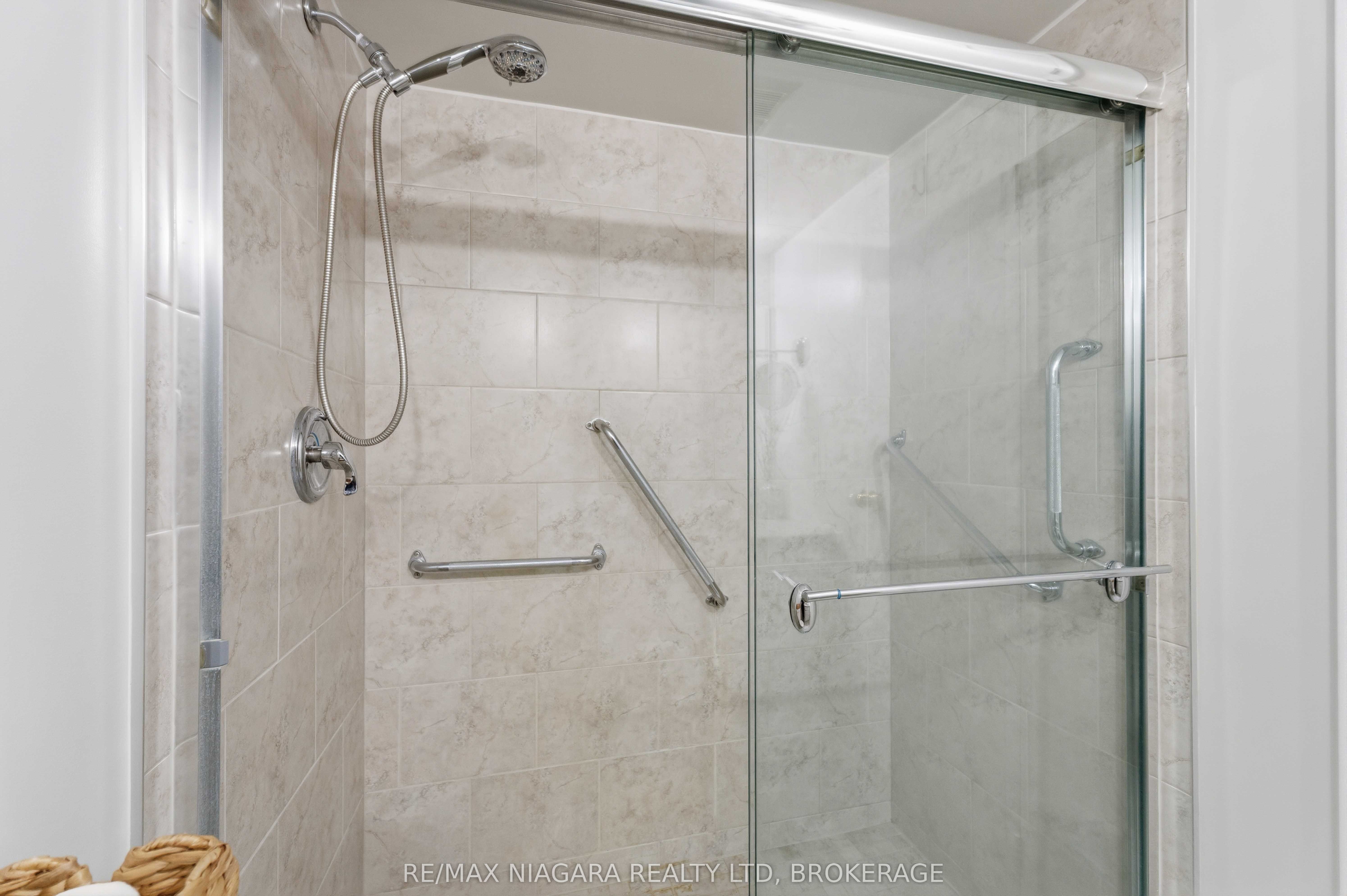 7 Gale Crescent 1207 Property Photo 18