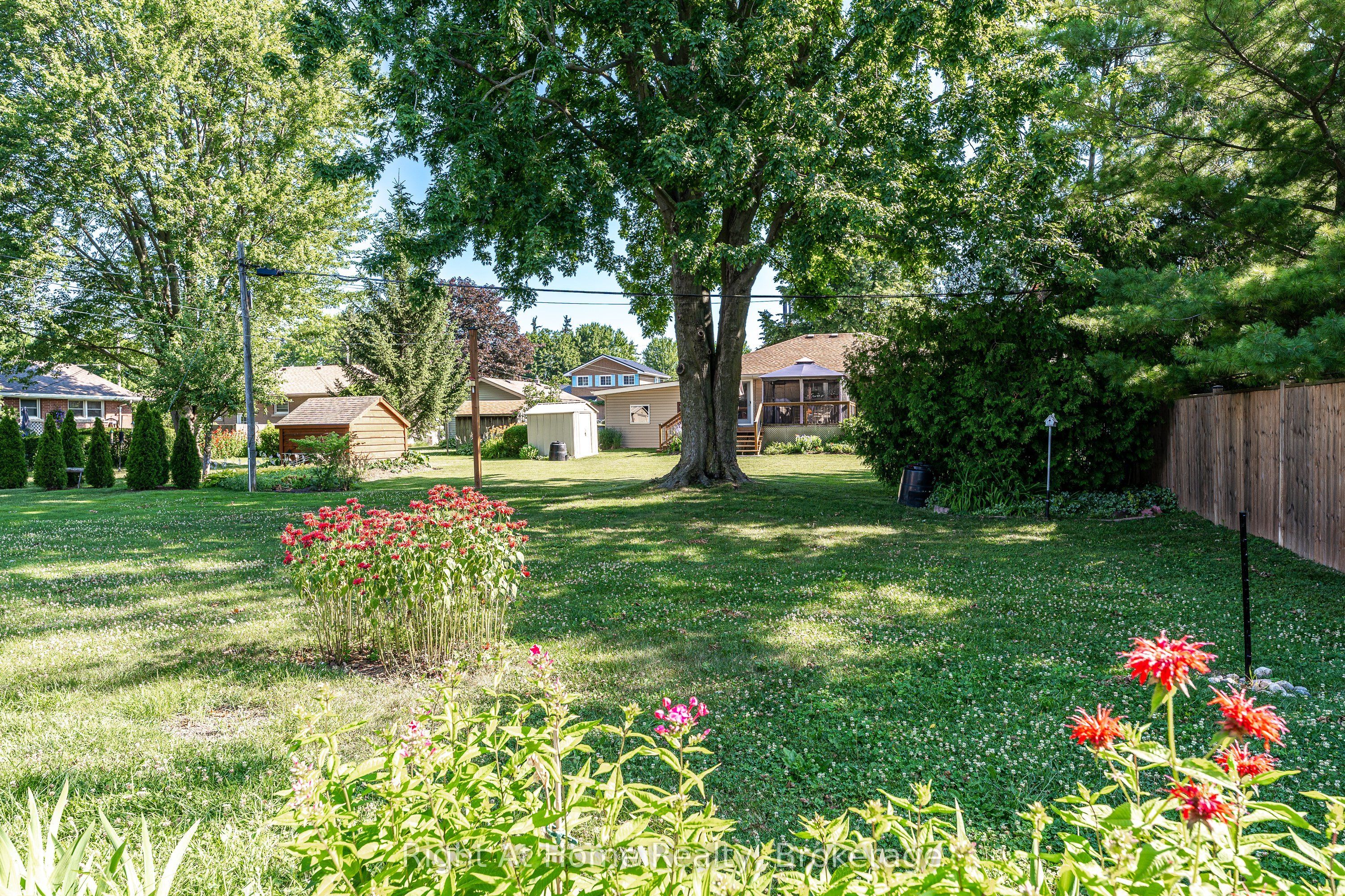 202 Easson Street Property Photo 6