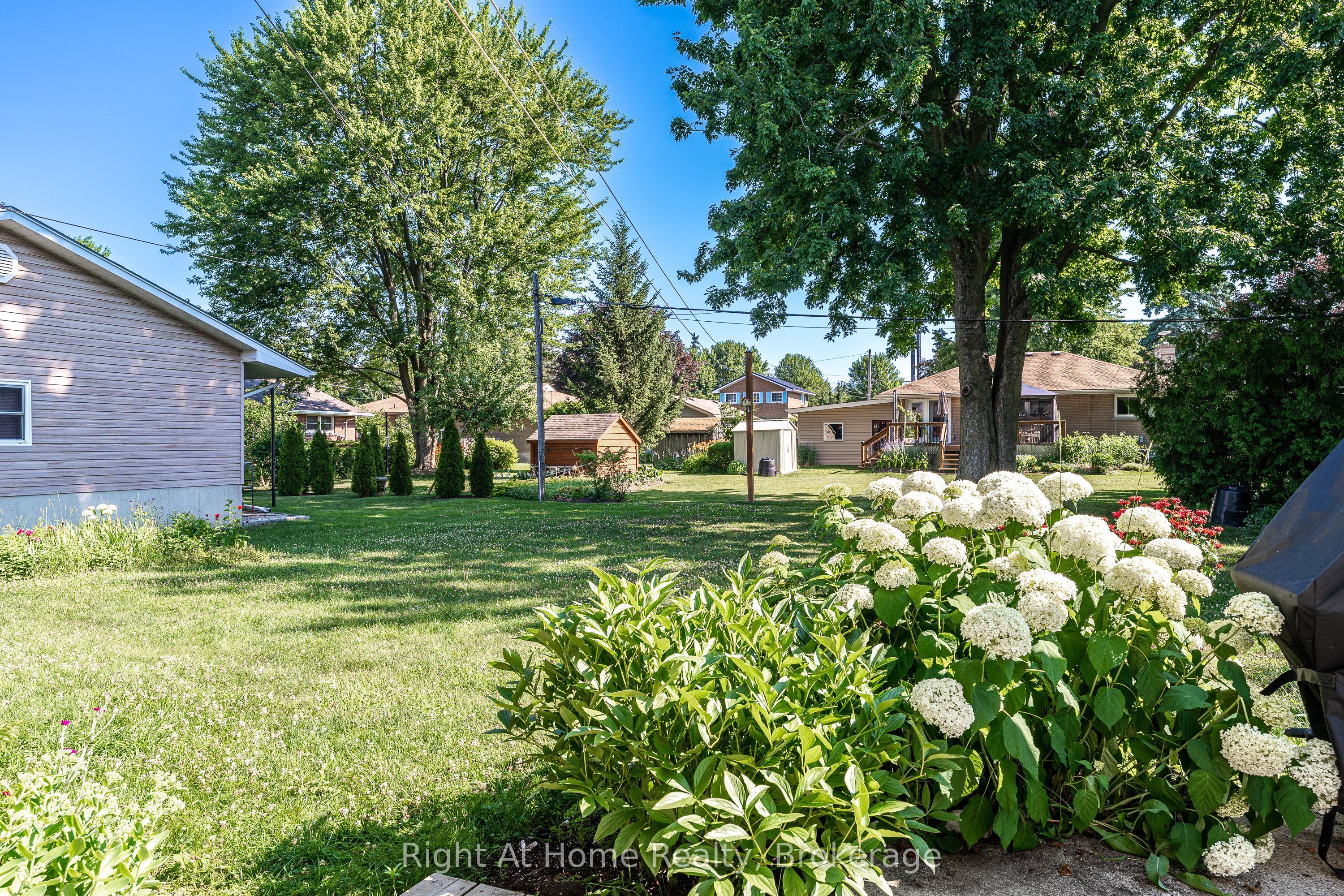 202 Easson Street Property Photo 7