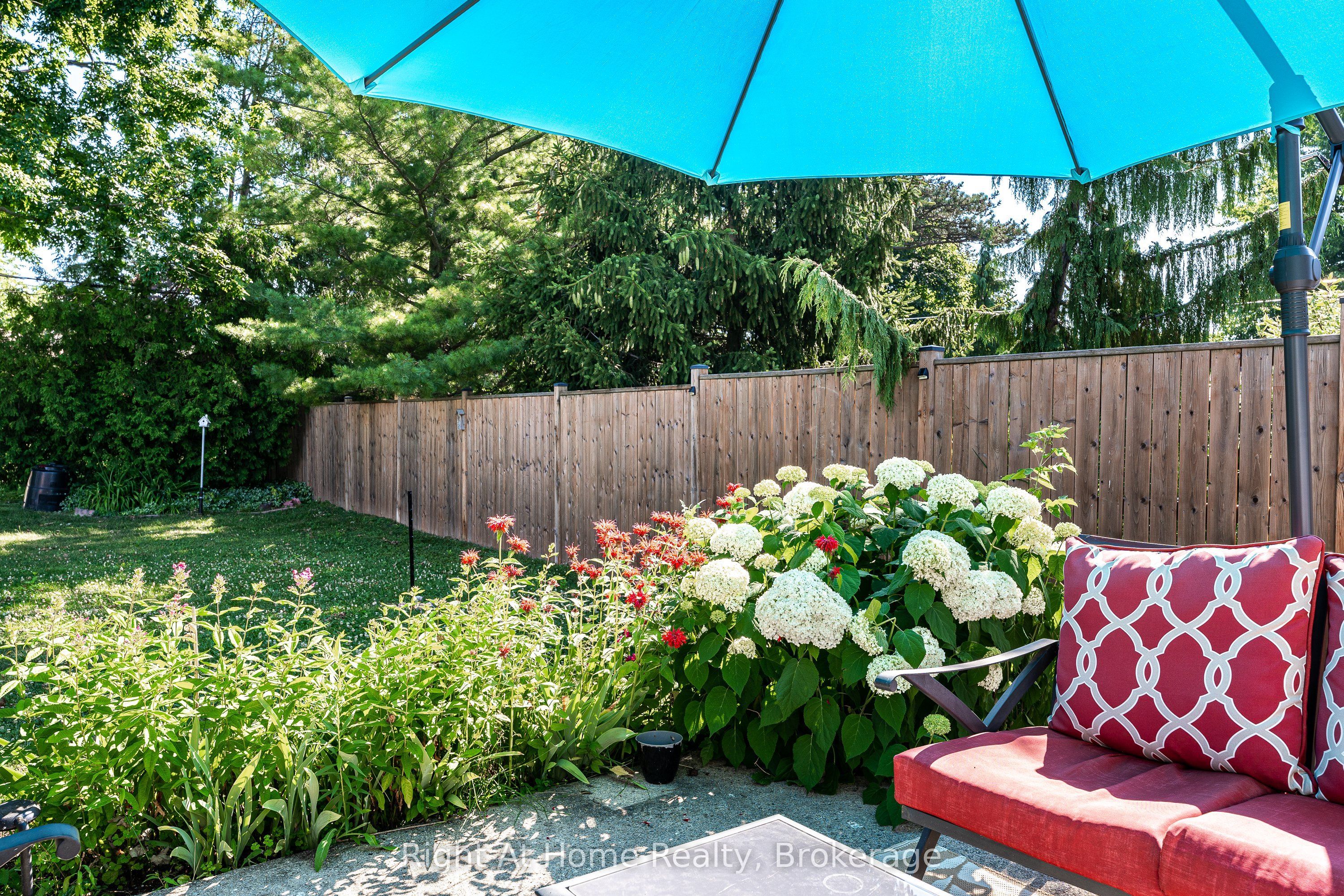 202 Easson Street Property Photo 8