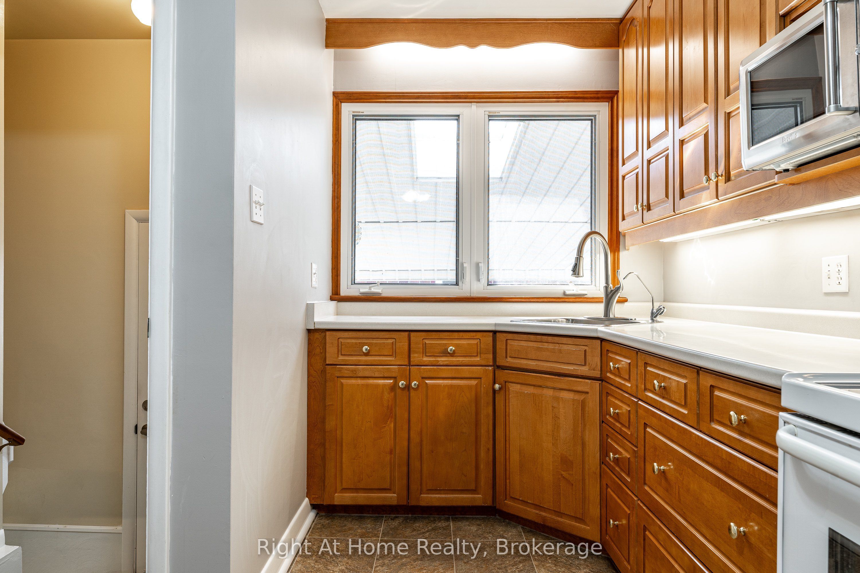 202 Easson Street Property Photo 20
