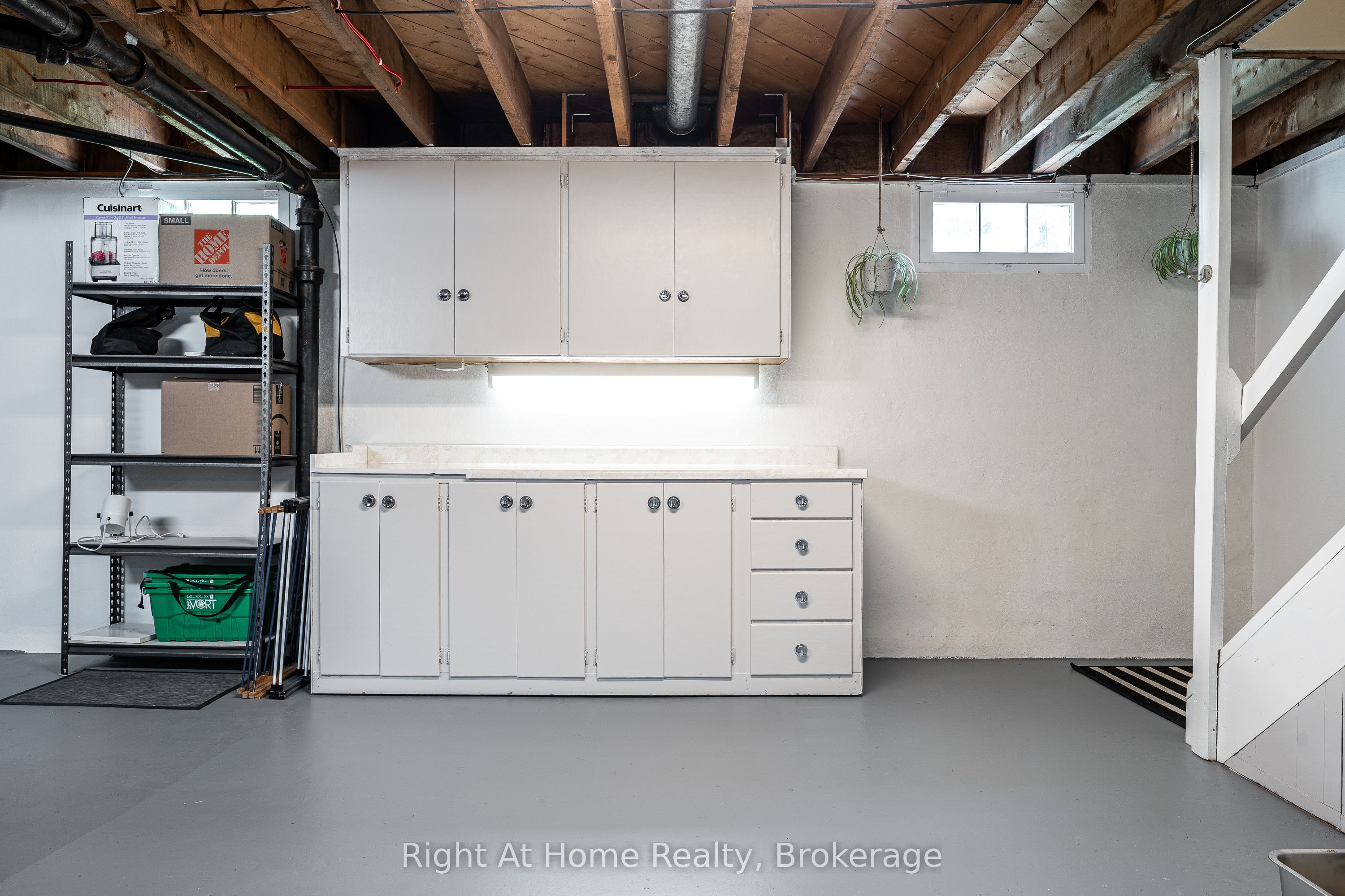 202 Easson Street Property Photo 37