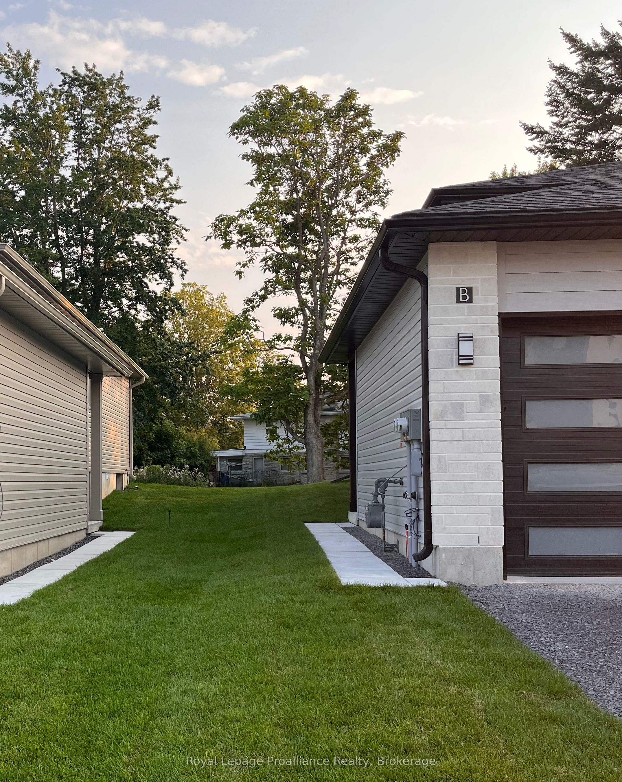 166 Sienna Avenue B Property Photo 4