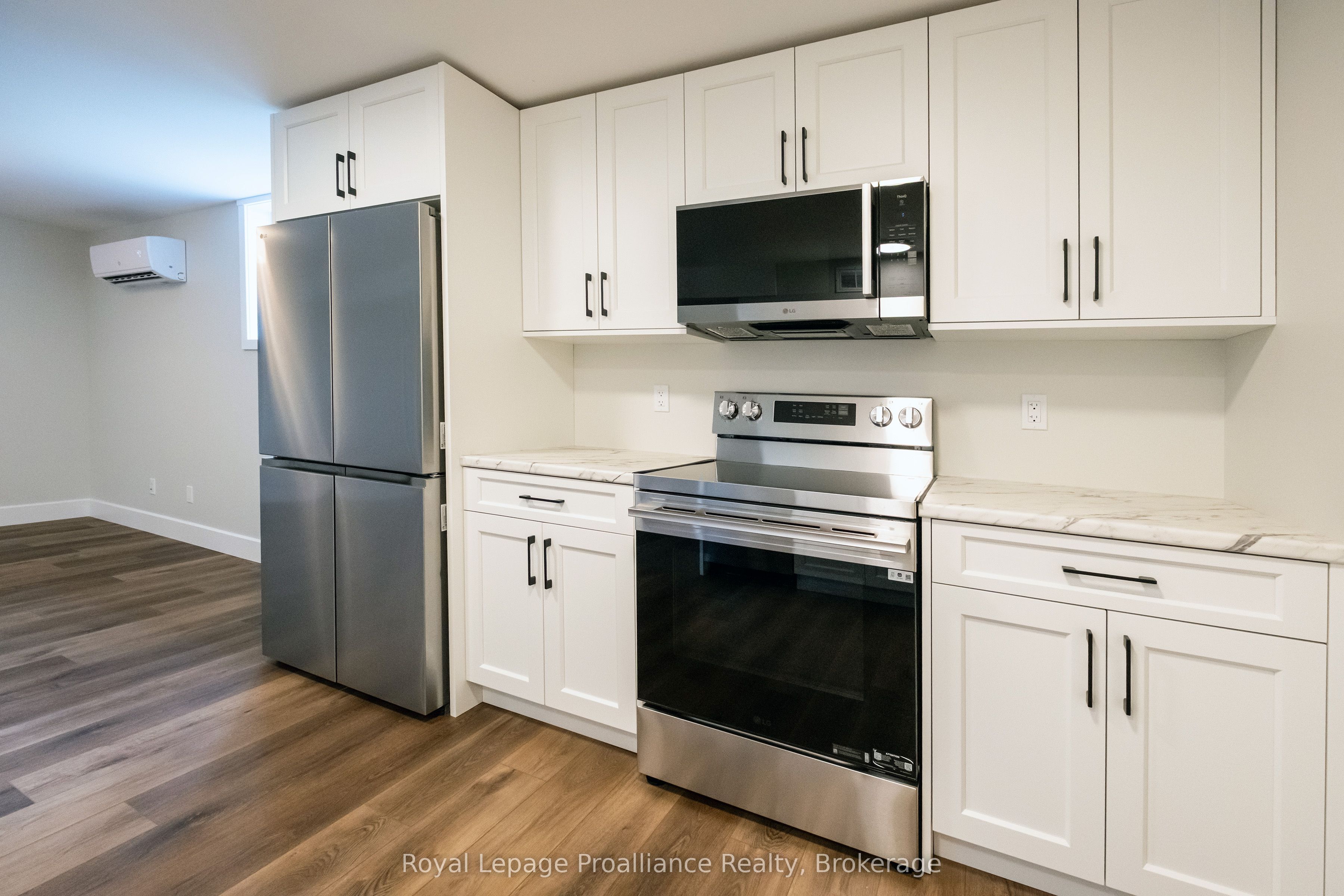 166 Sienna Avenue B Property Photo 12