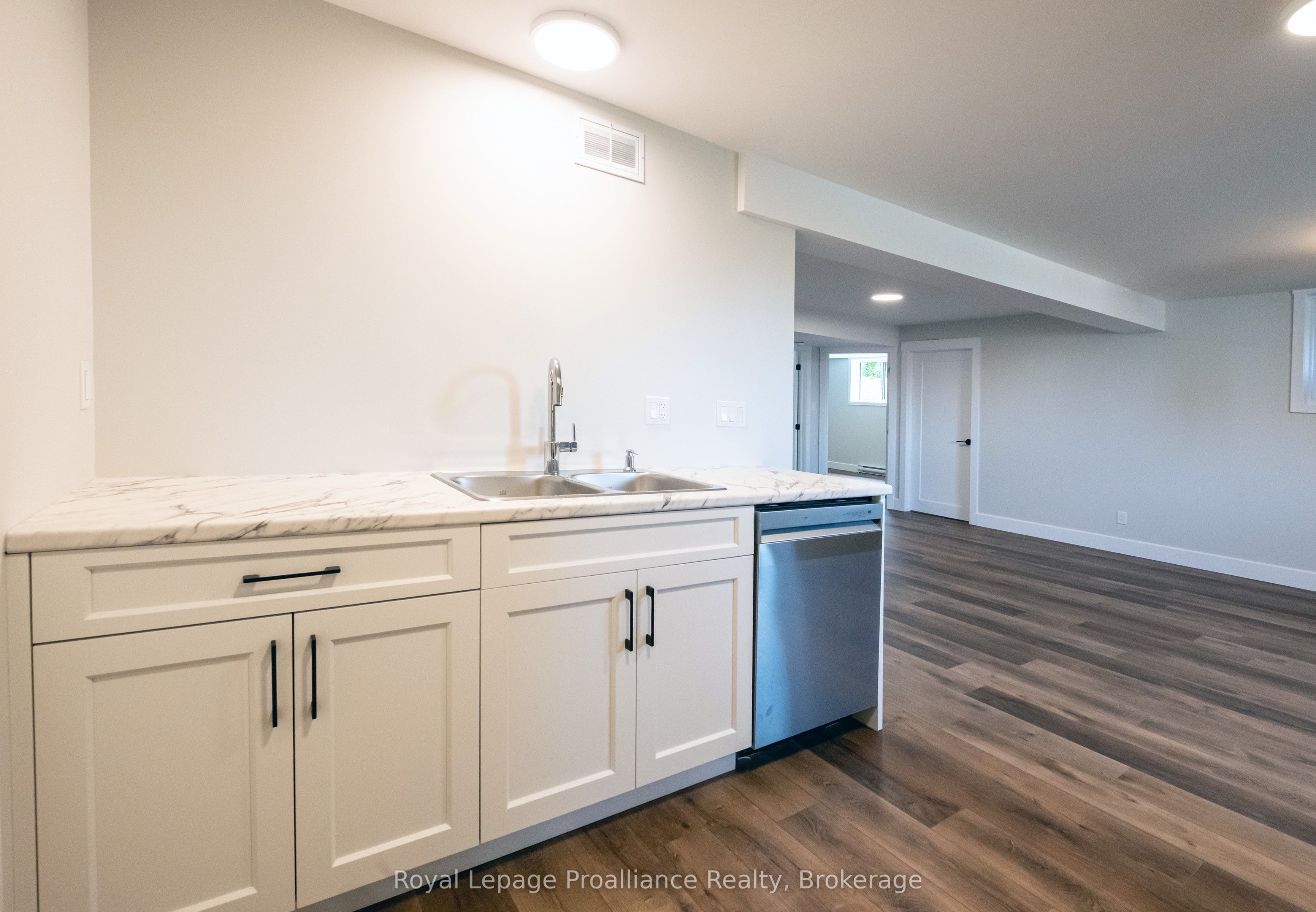 166 Sienna Avenue B Property Photo 13