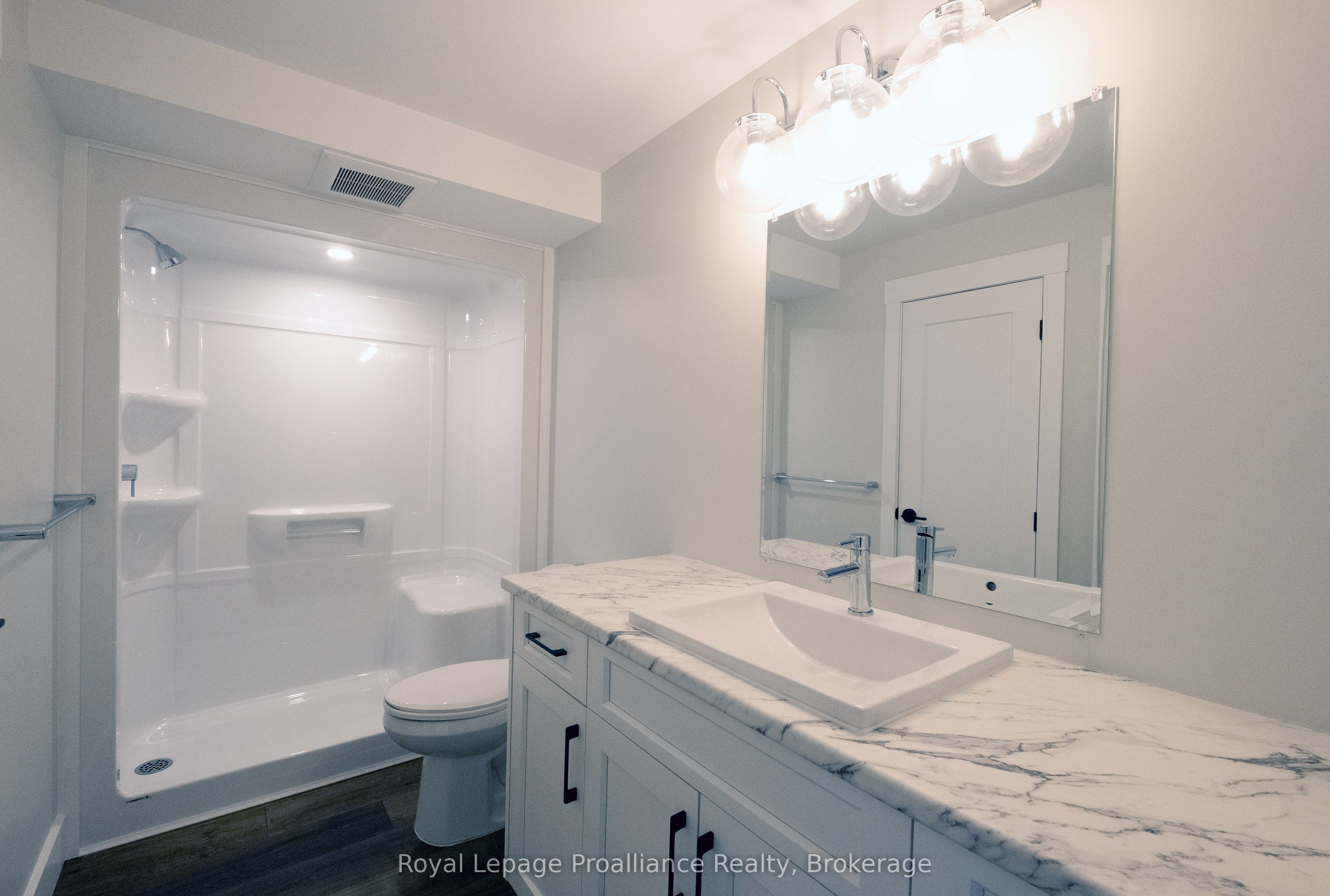 166 Sienna Avenue B Property Photo 16