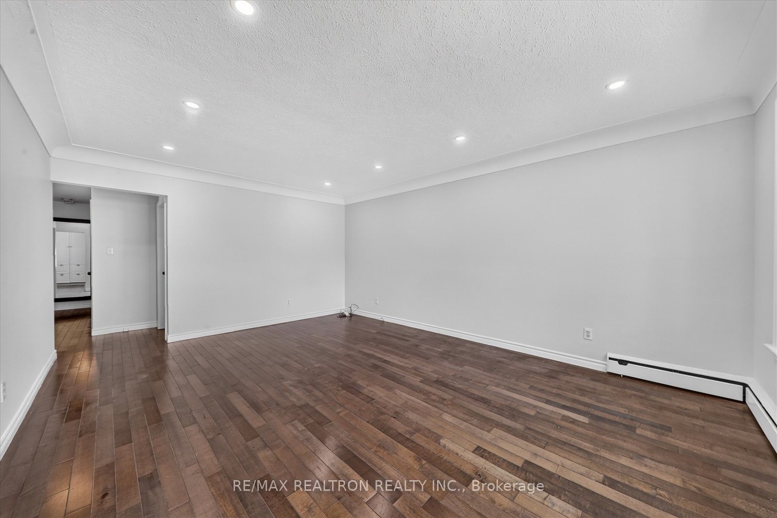618 Upper Ottawa Street Property Photo 10