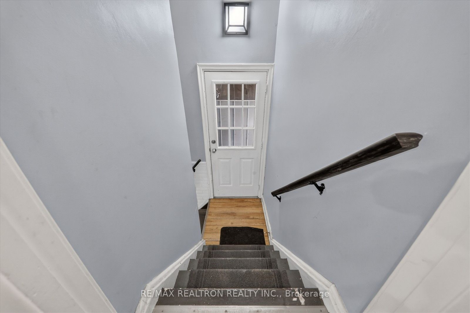 618 Upper Ottawa Street Property Photo 17