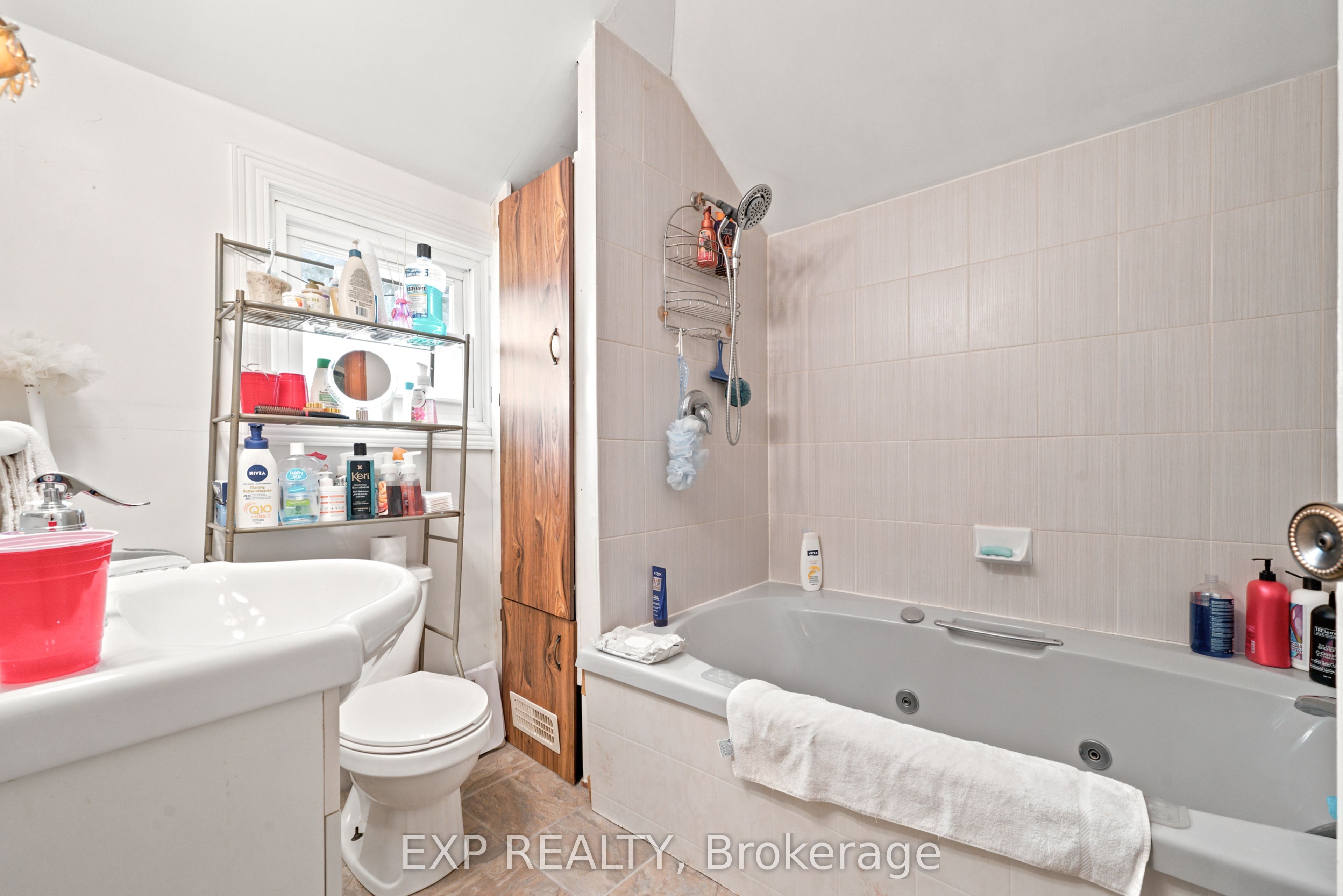 111 Macdonald Street Property Photo 33