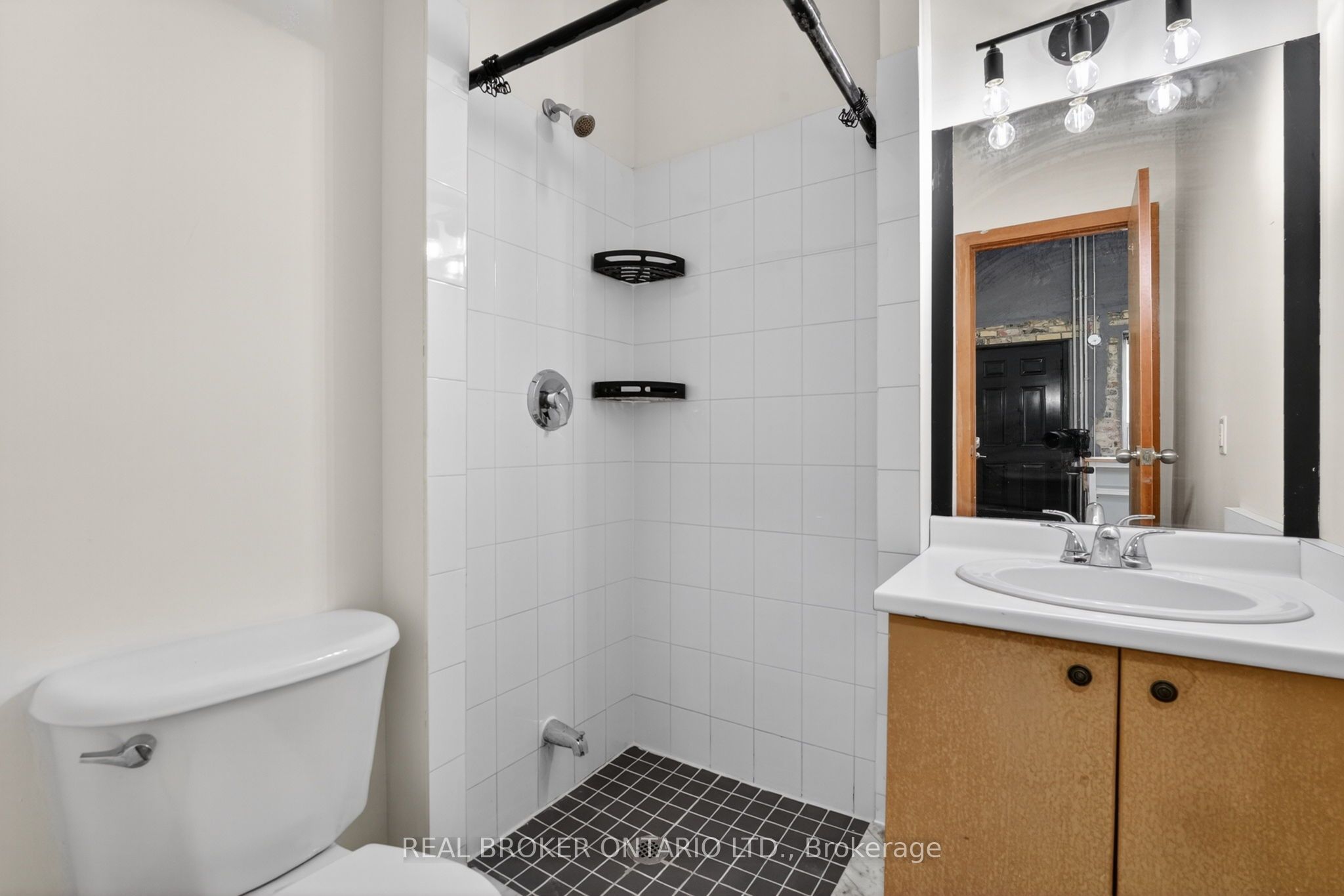 12 Bridgeport Road E 9 Property Photo 16