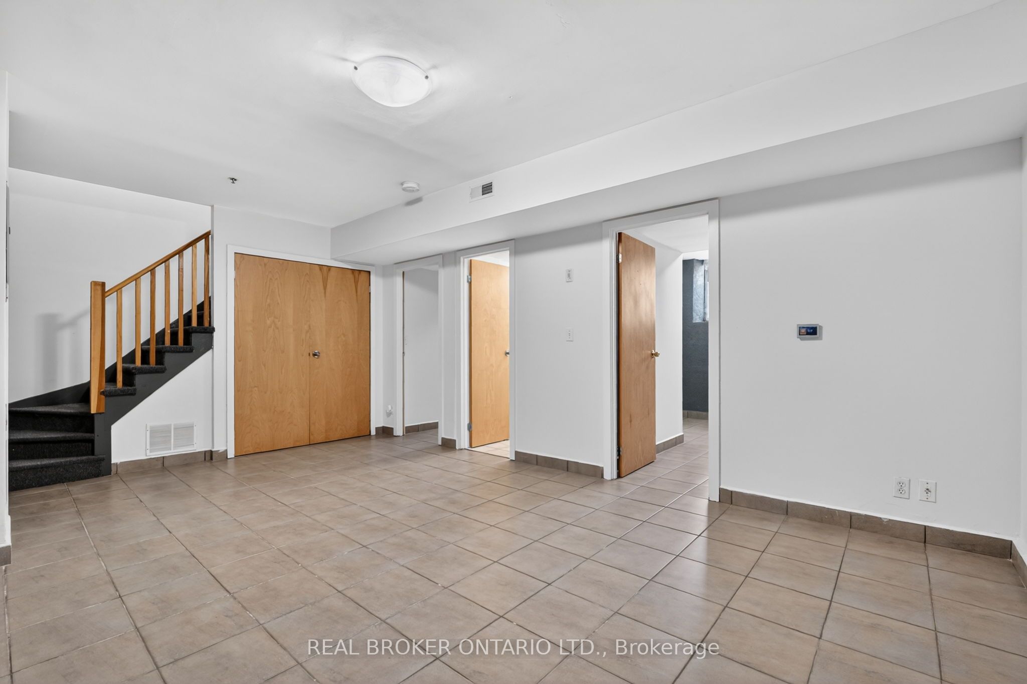 12 Bridgeport Road E 9 Property Photo 22