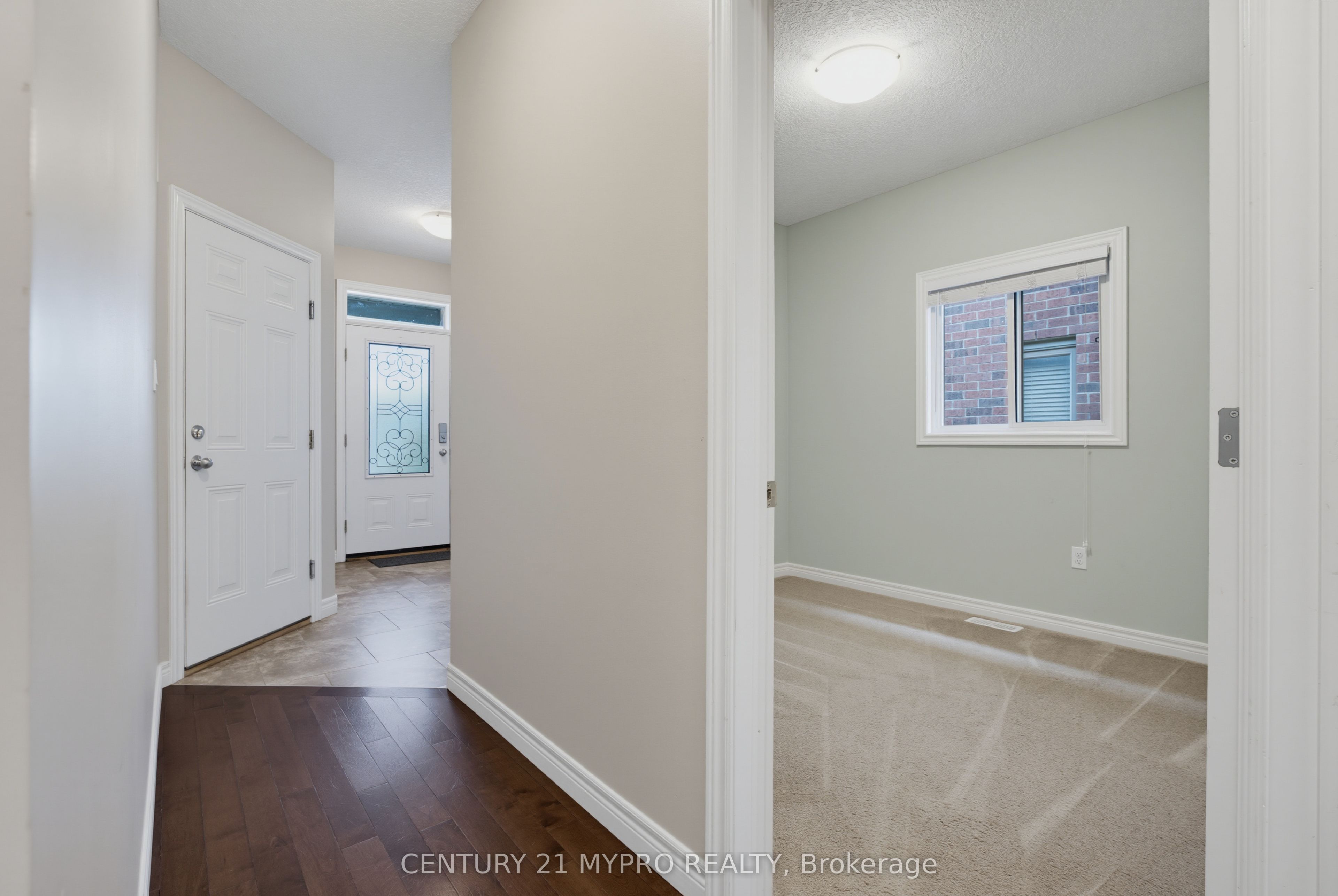1005 Oakcrossing Gate Property Photo 6