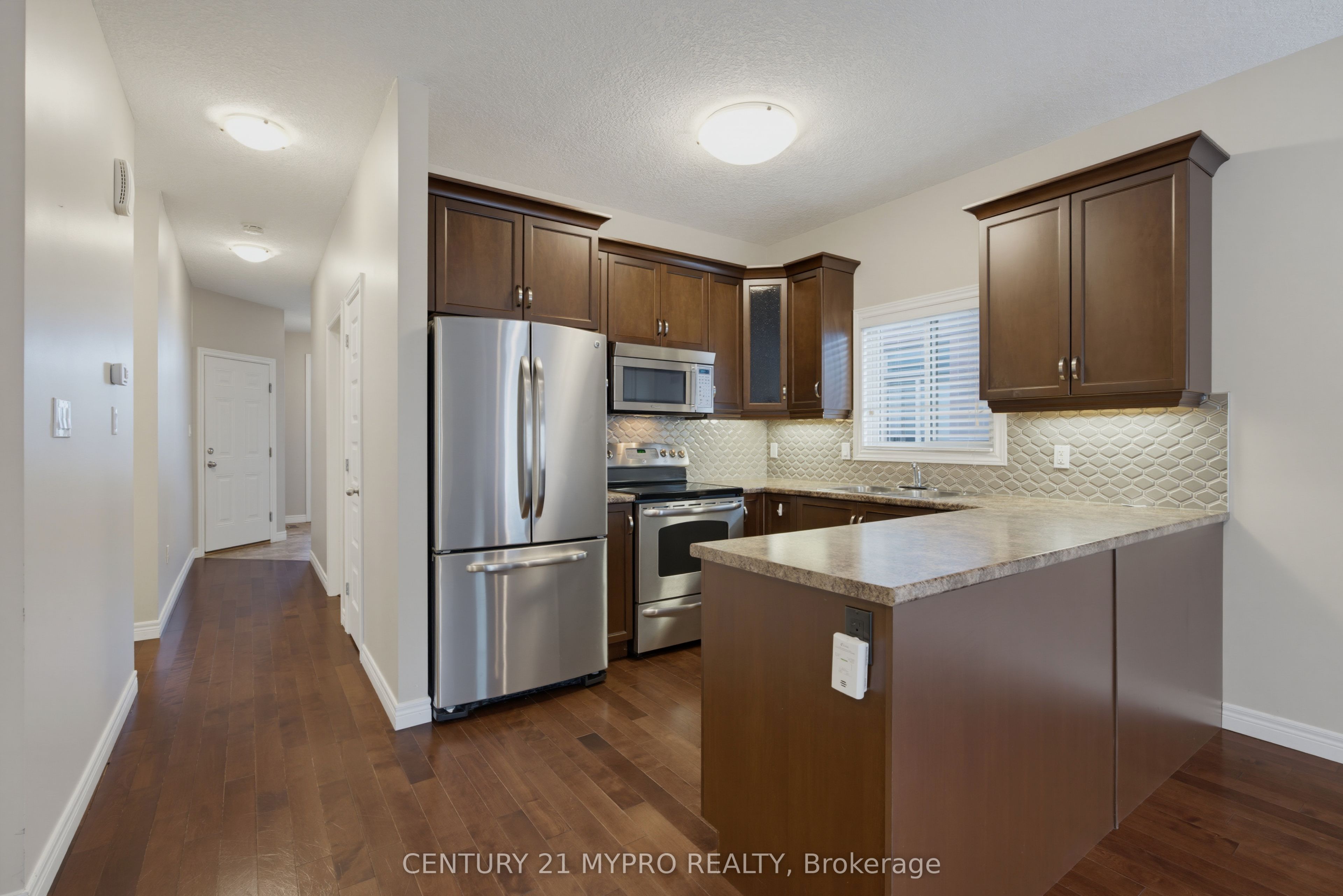 1005 Oakcrossing Gate Property Photo 10