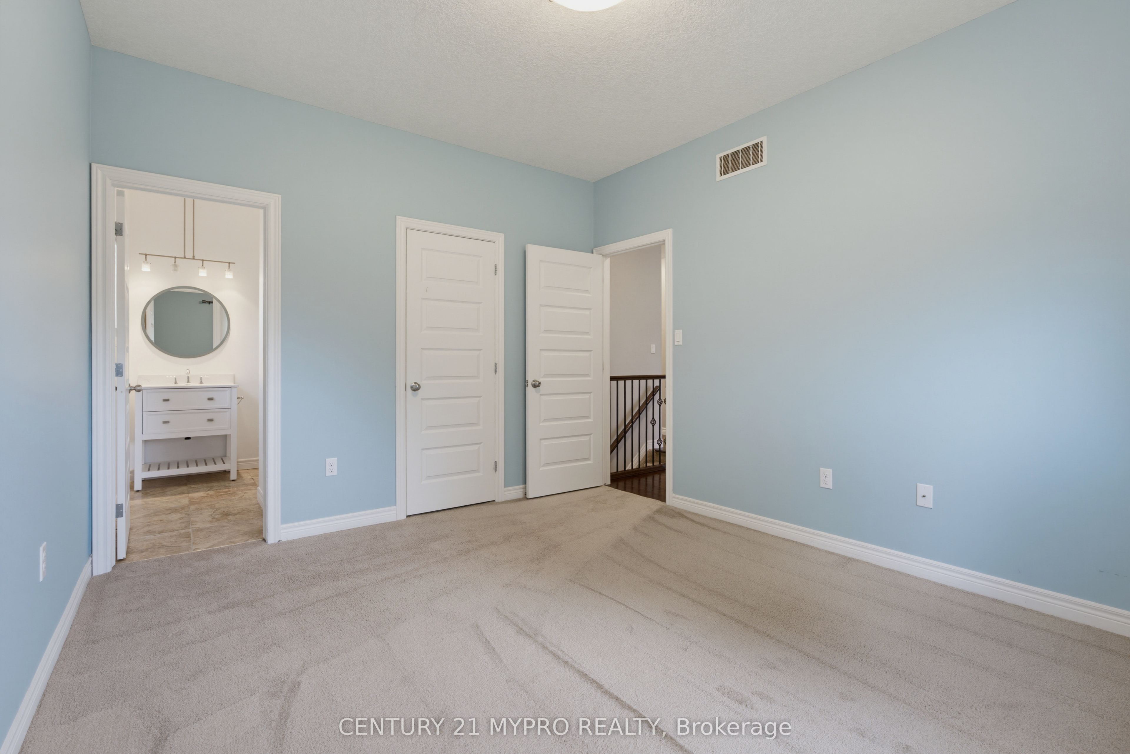 1005 Oakcrossing Gate Property Photo 20
