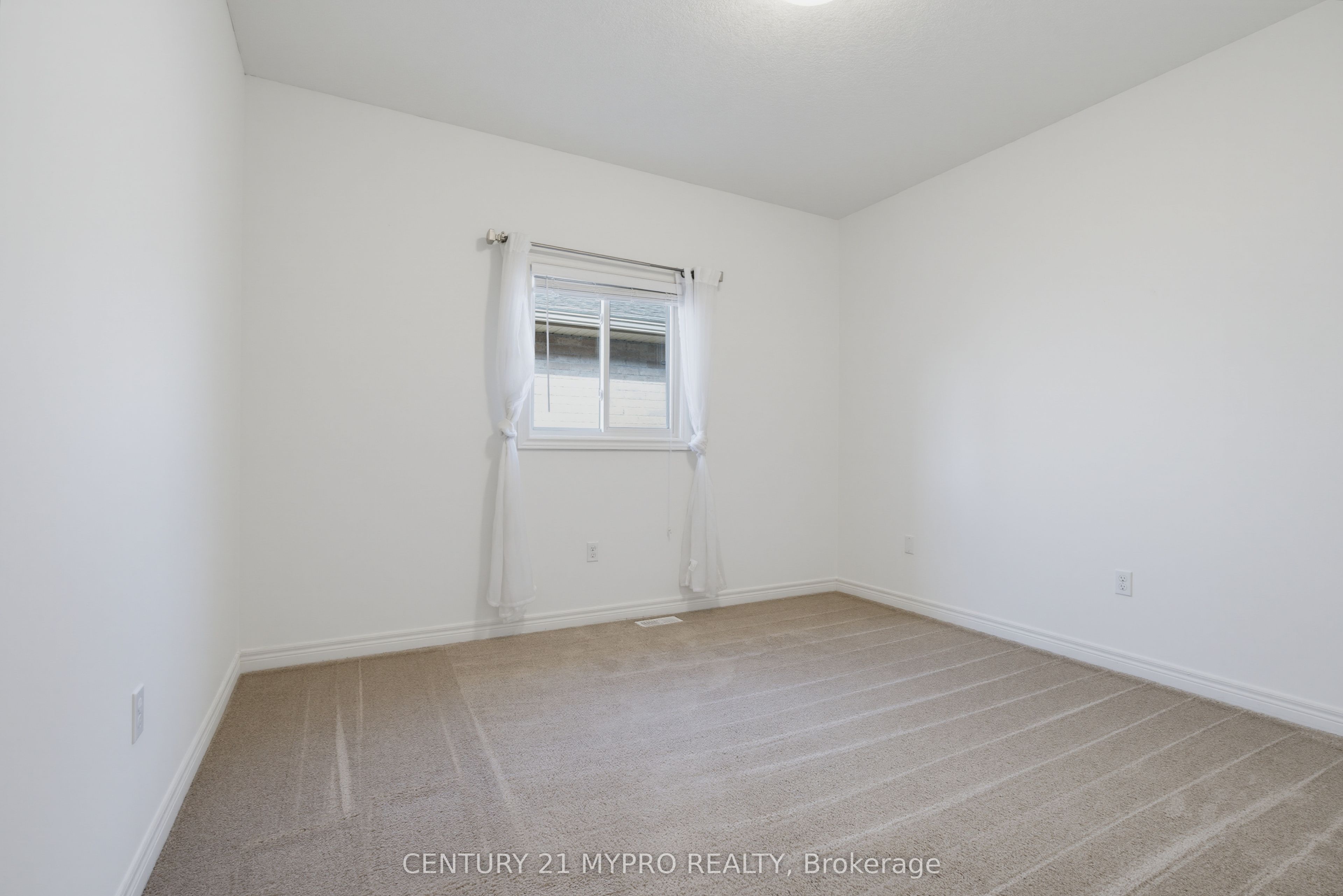 1005 Oakcrossing Gate Property Photo 22
