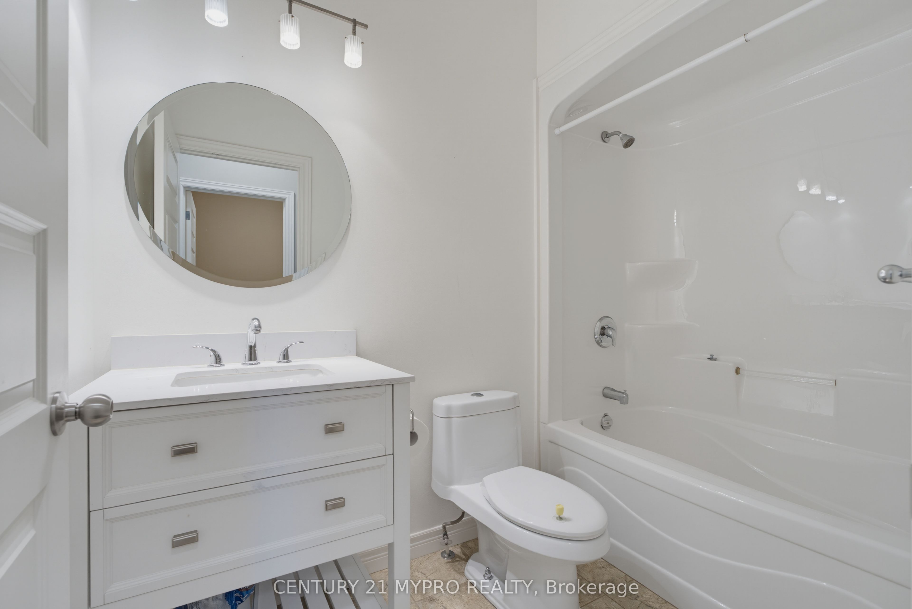 1005 Oakcrossing Gate Property Photo 24