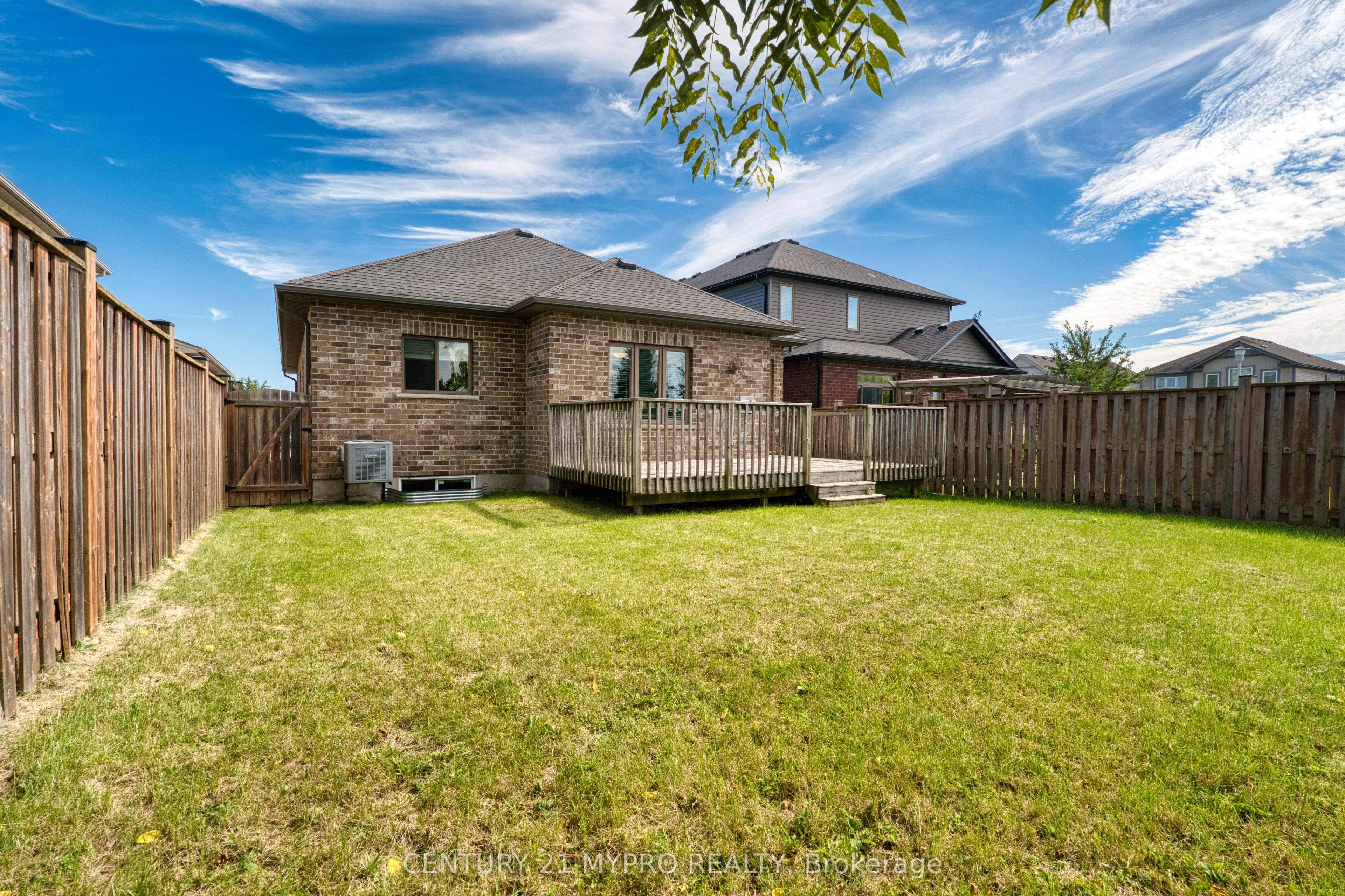 1005 Oakcrossing Gate Property Photo 34
