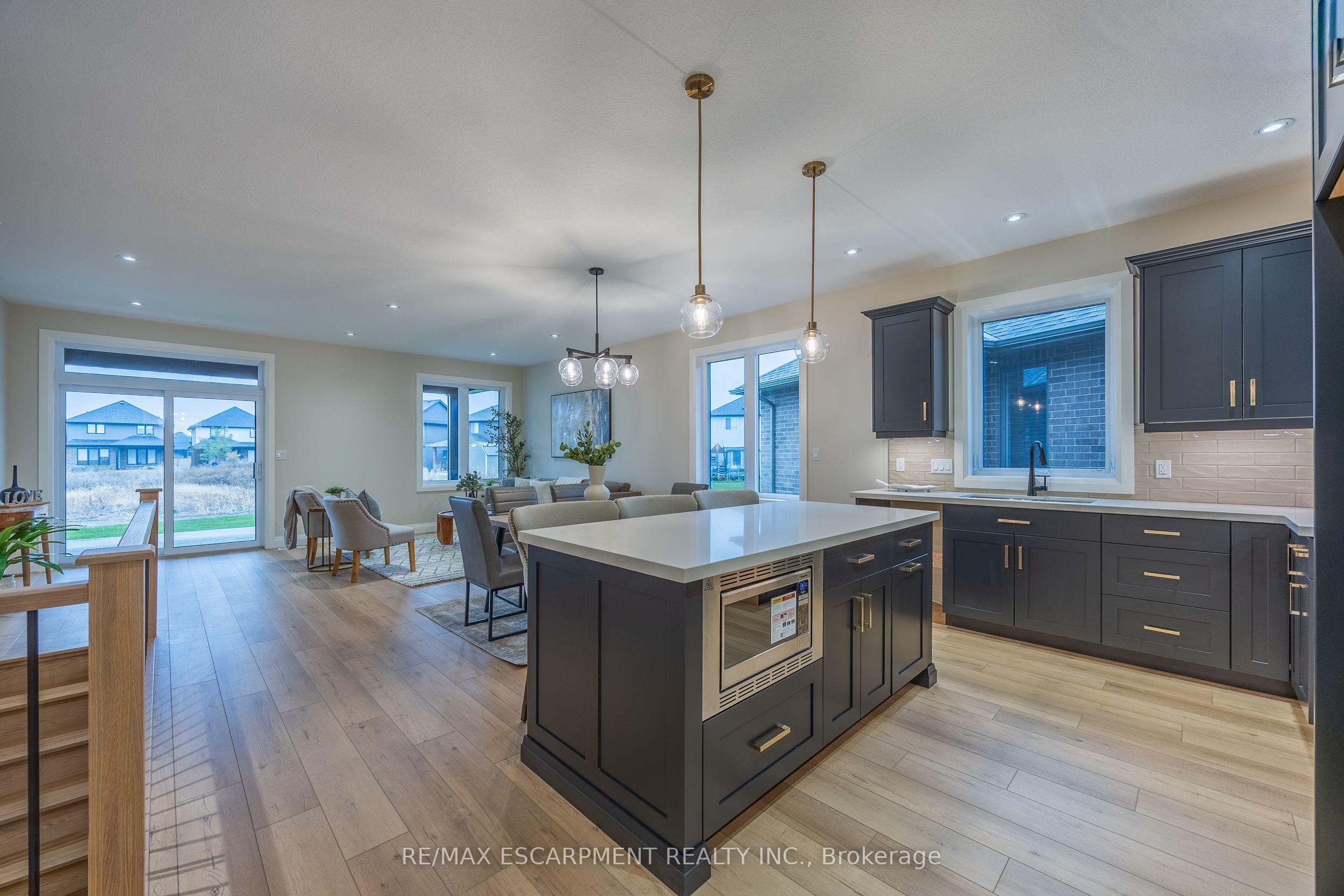 88 Craddock Boulevard Property Photo 7