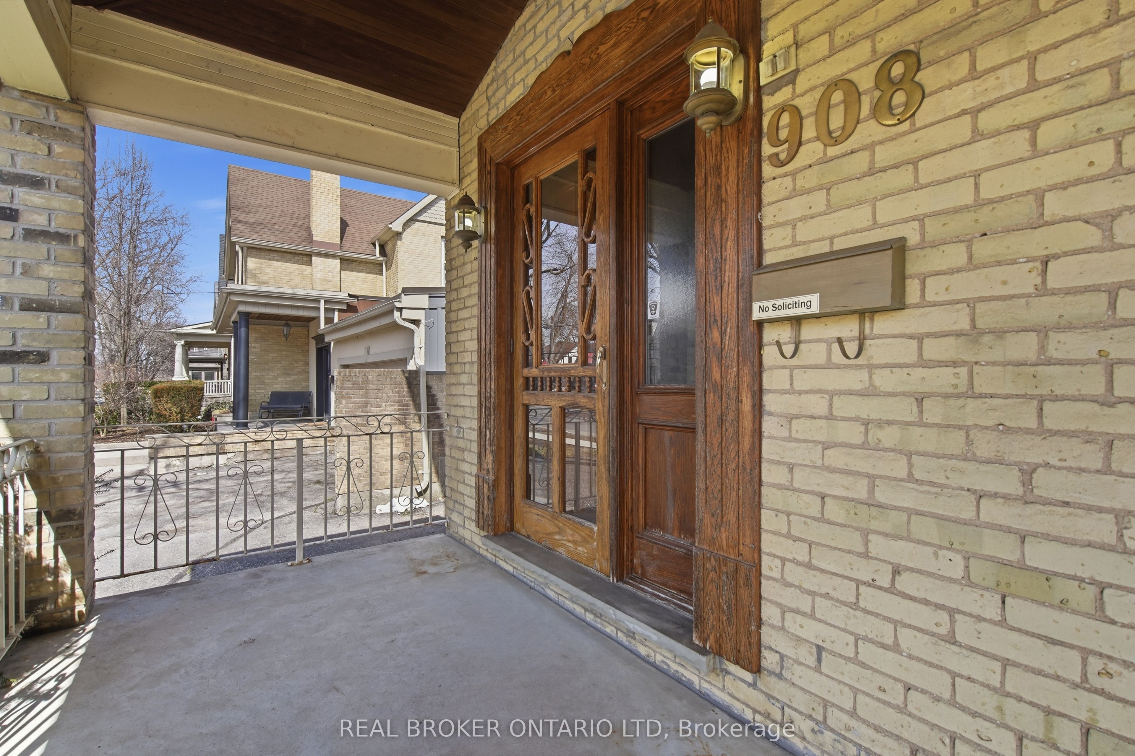 908 William Street Property Photo 3