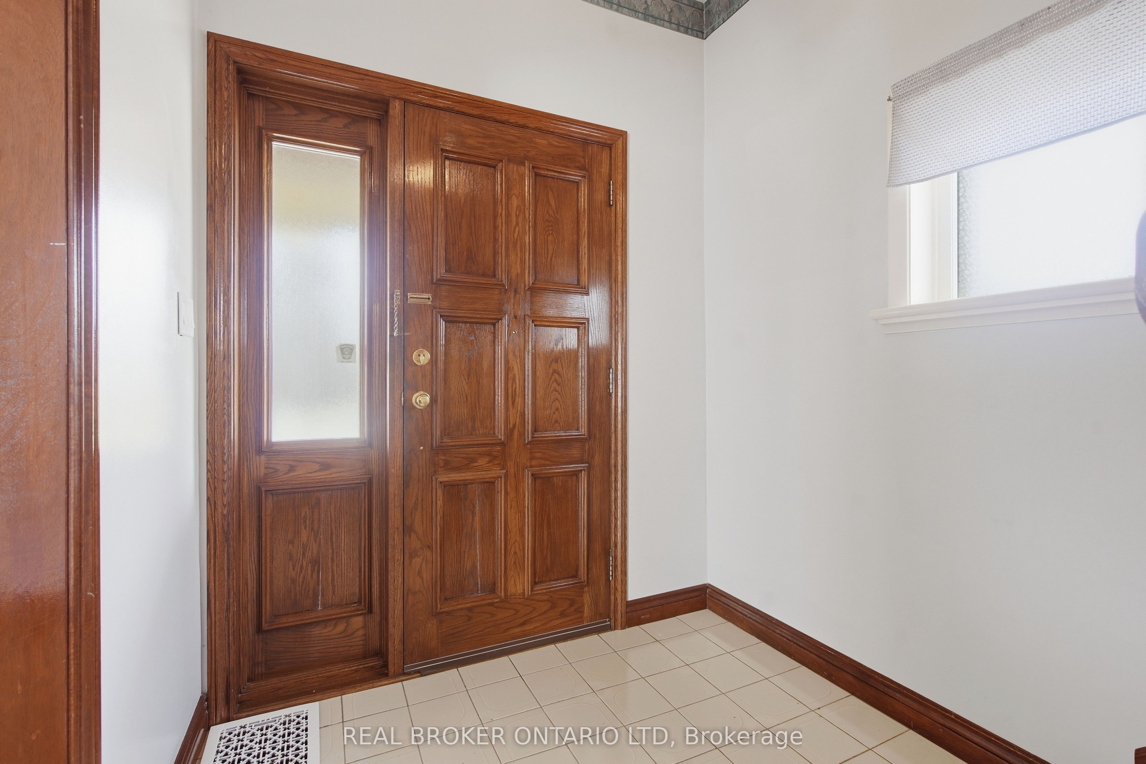 908 William Street Property Photo 4