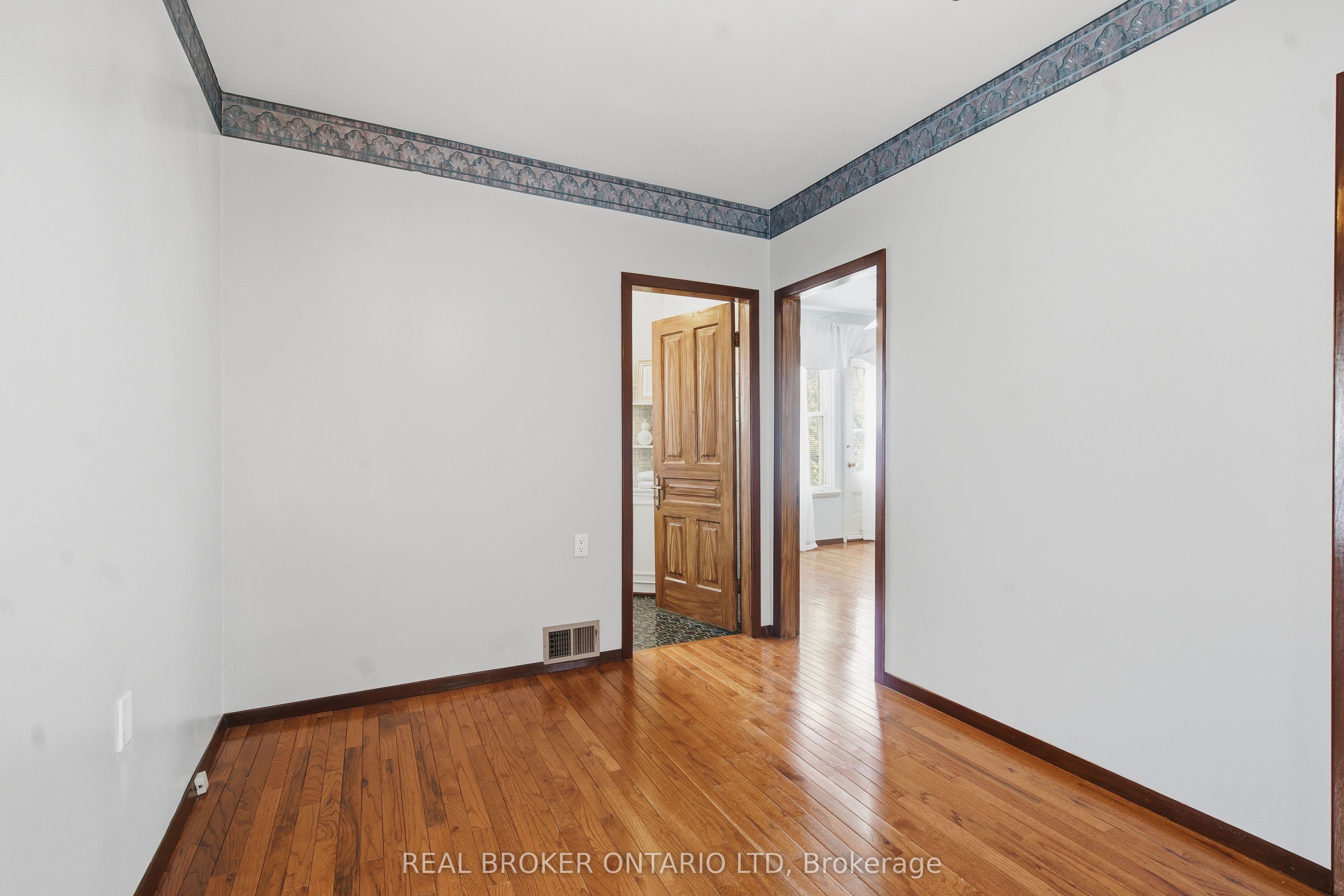 908 William Street Property Photo 20