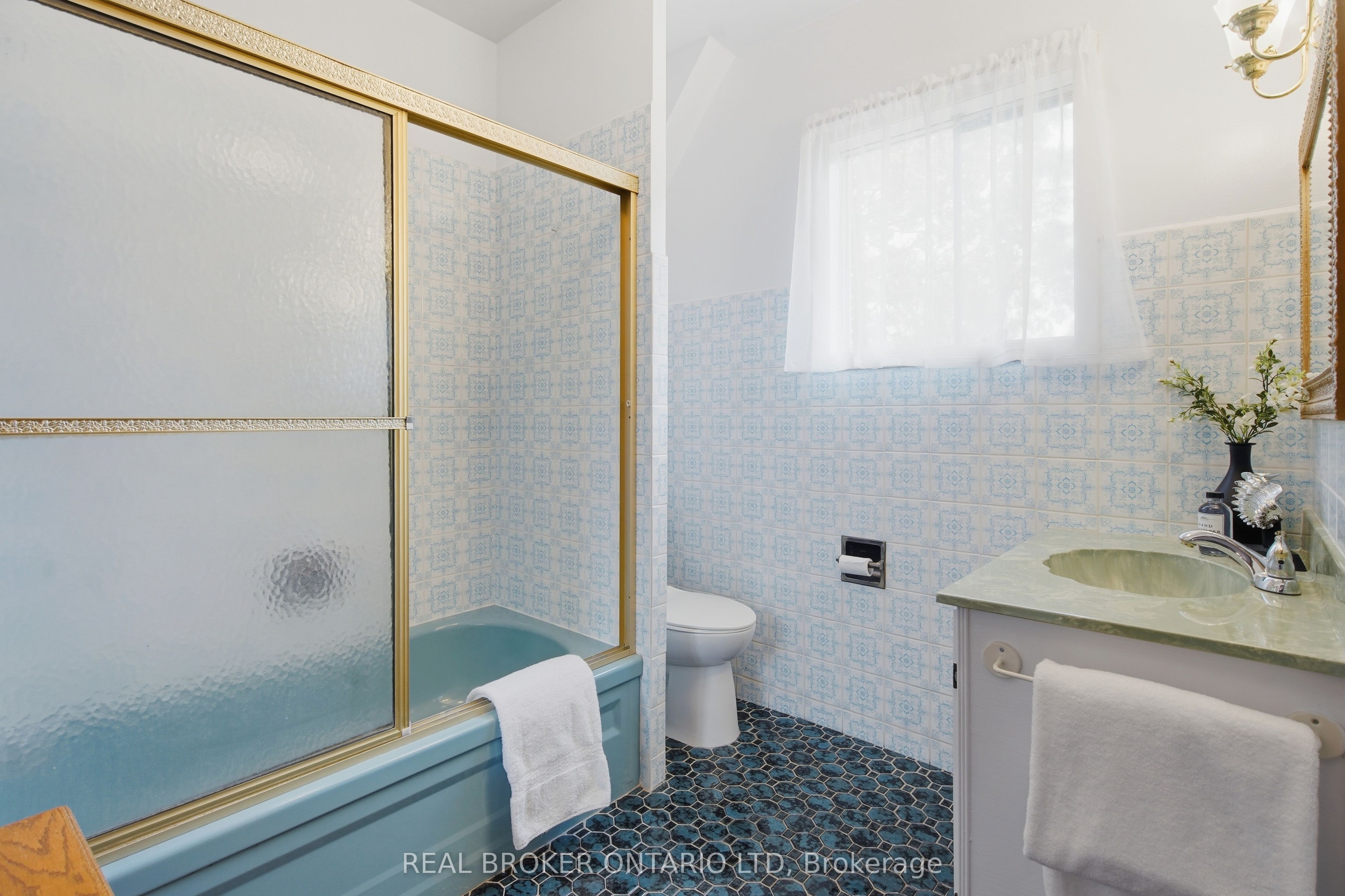 908 William Street Property Photo 27