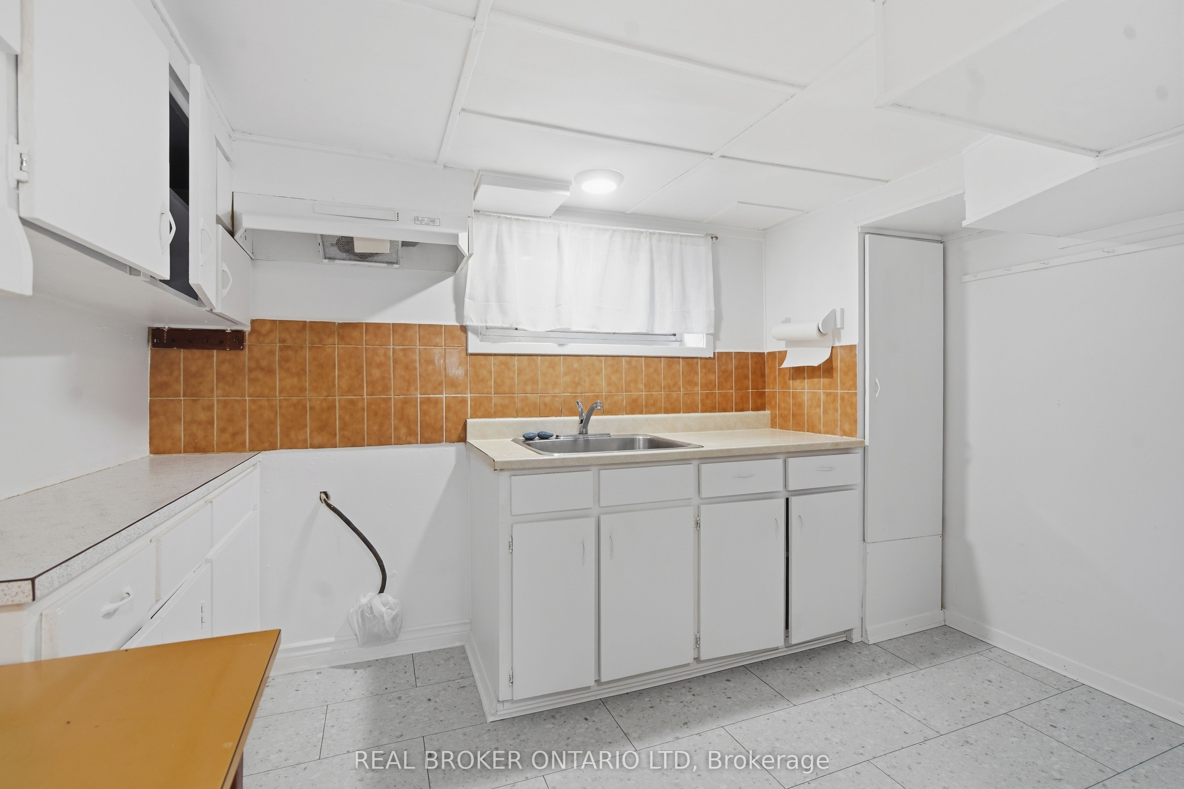 908 William Street Property Photo 33
