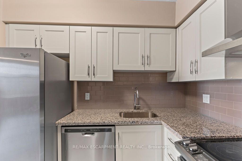 36 James Street S 810 Property Photo 14