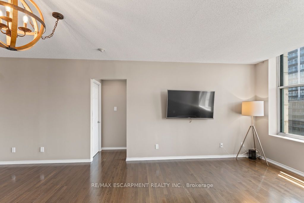 36 James Street S 810 Property Photo 16