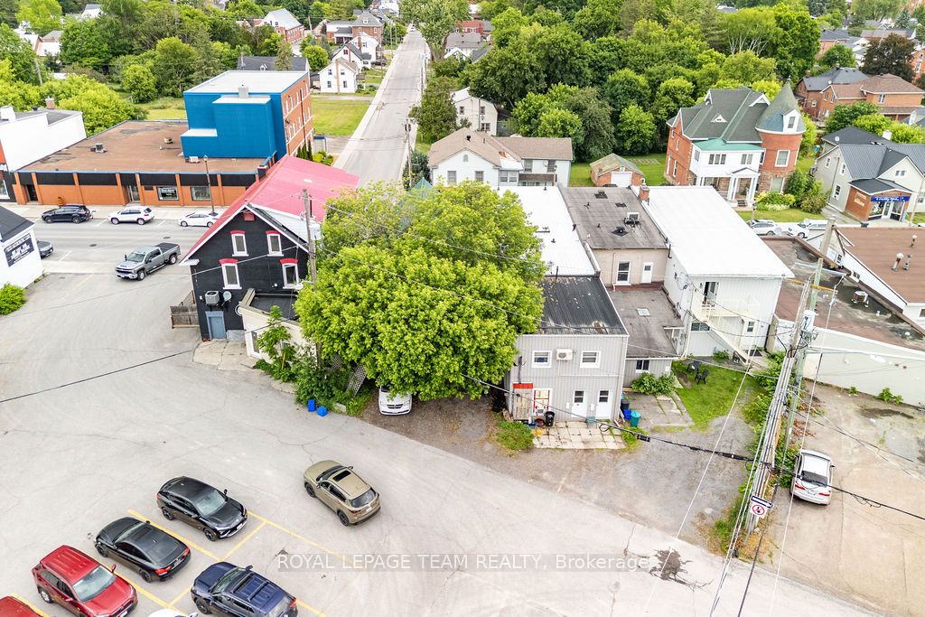 56 Madawaska Street Property Photo 18