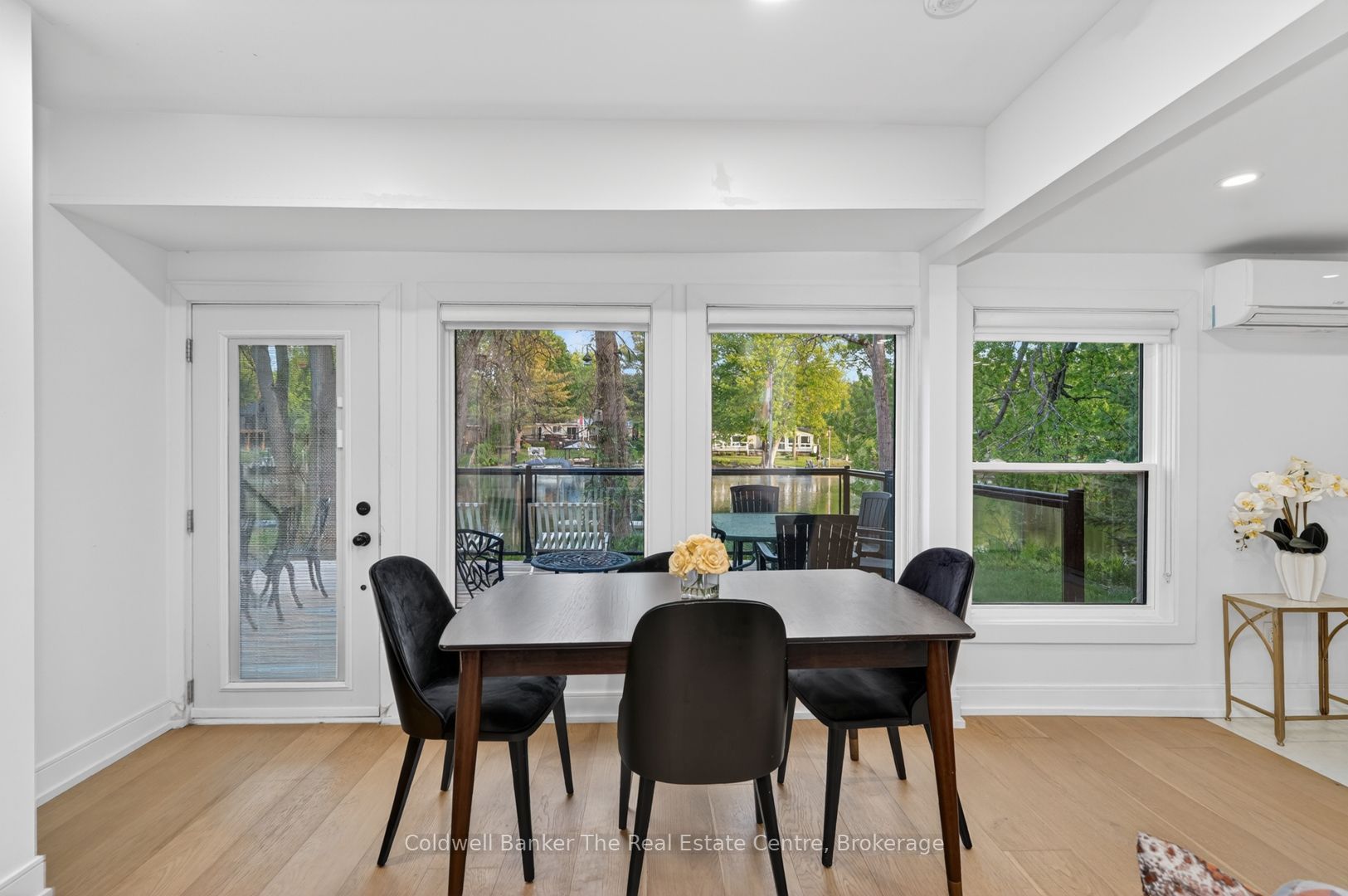 1079 Severn River Road Property Photo 6