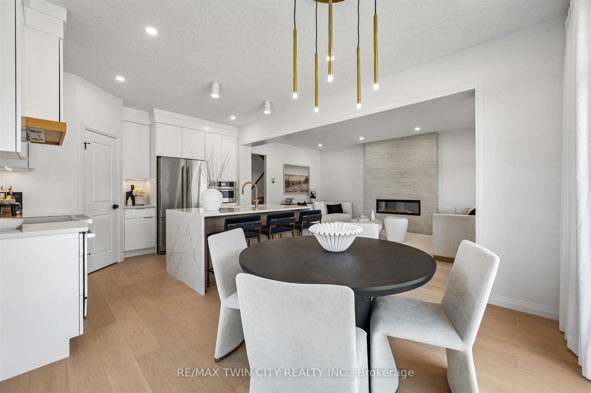 1681 Dunkirk Avenue Property Photo 17