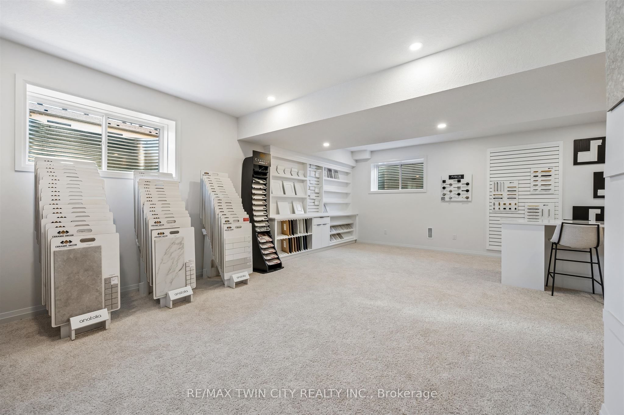 1681 Dunkirk Avenue Property Photo 35