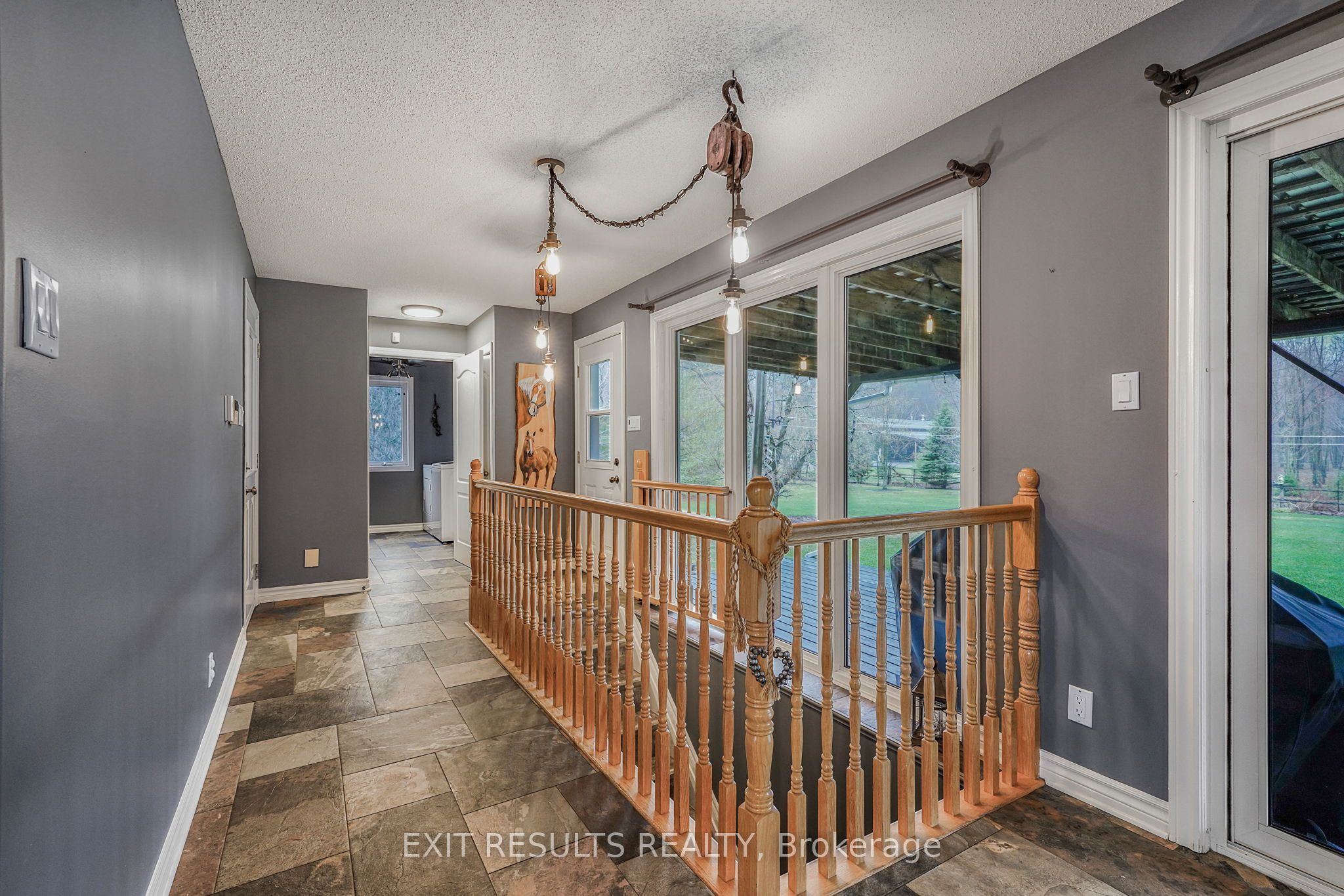 638 St Thomas Road E Property Photo 13